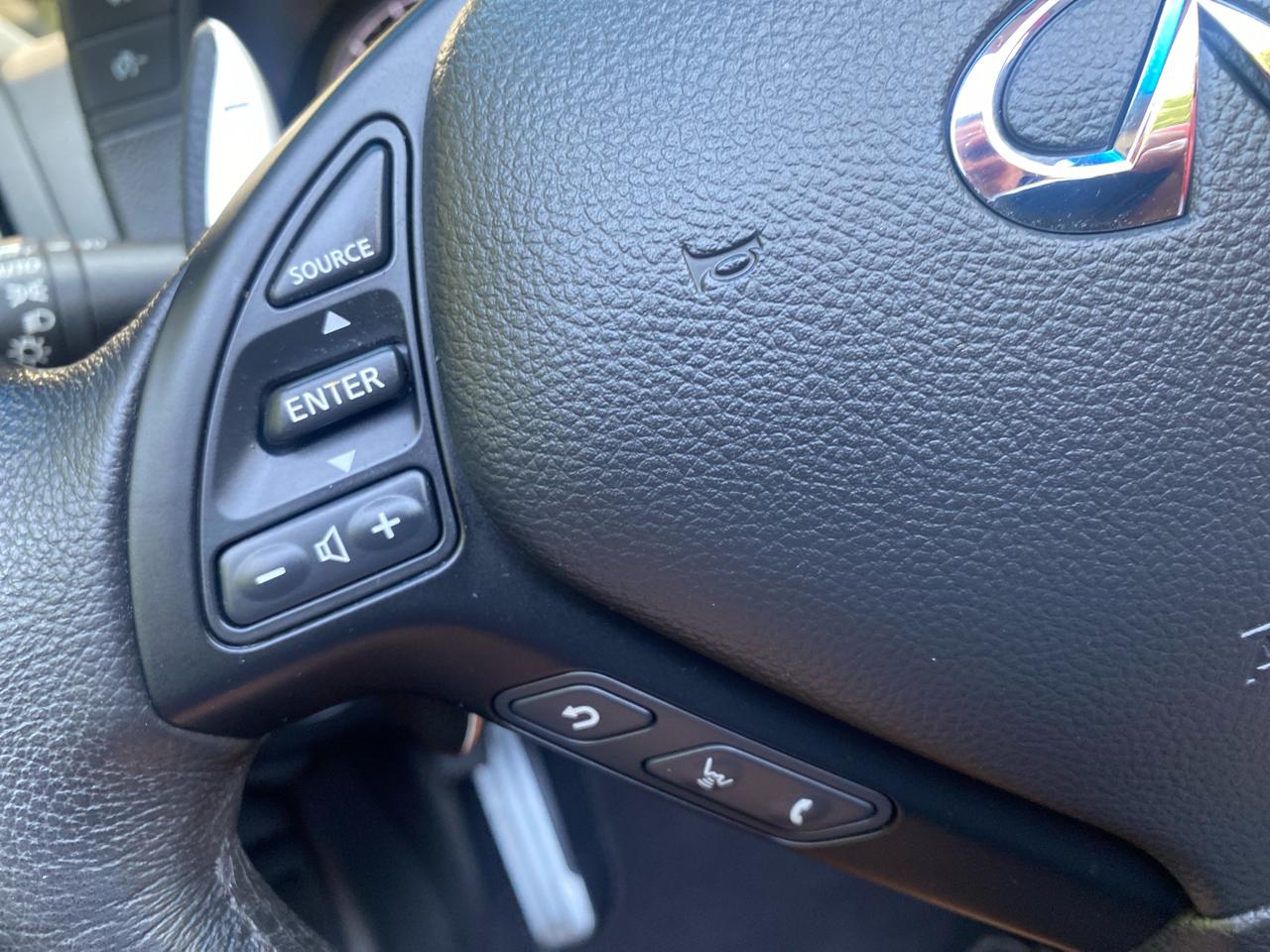 Infiniti G37 Convertible  2011