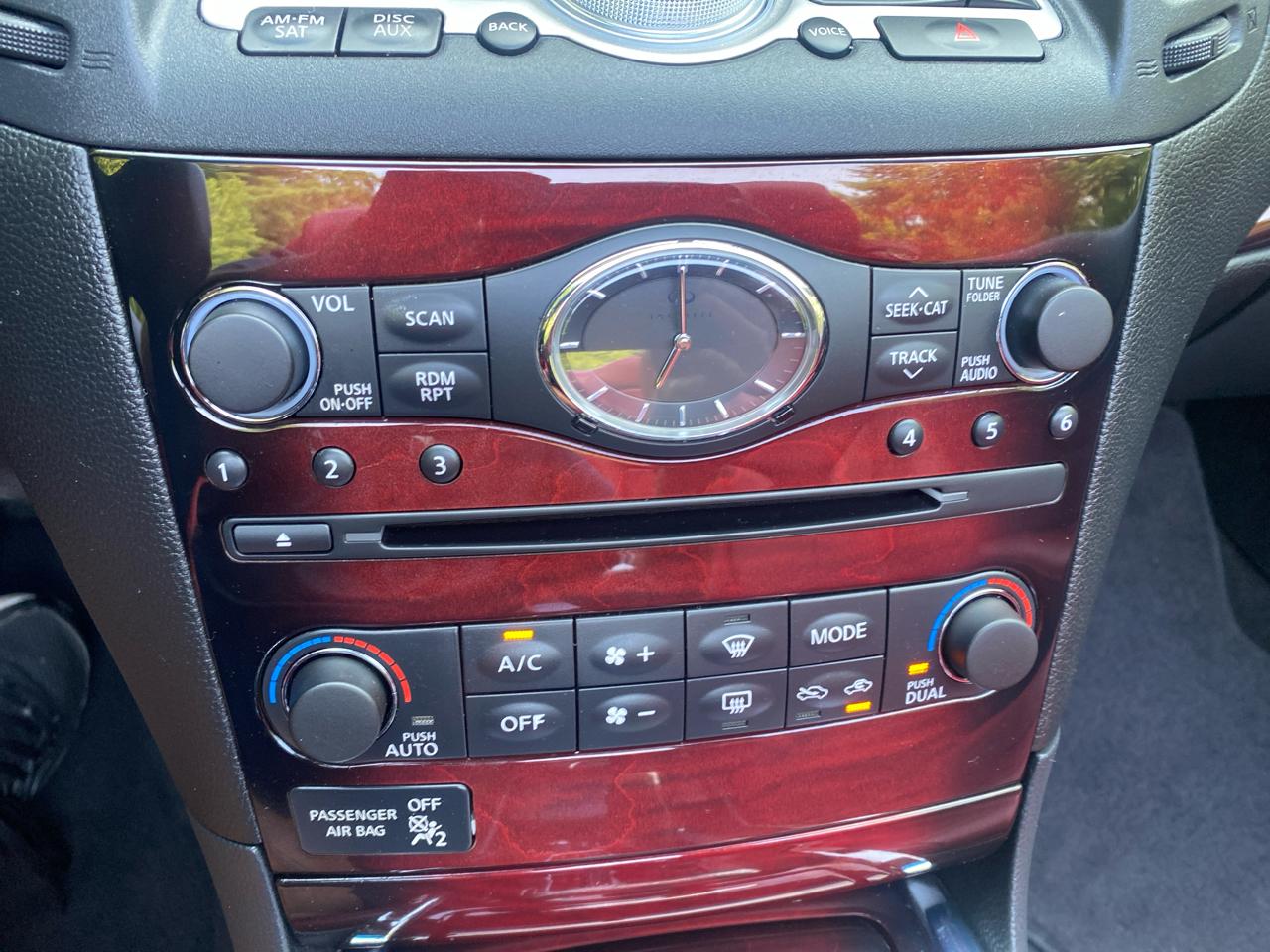 Infiniti G37 Convertible  2011