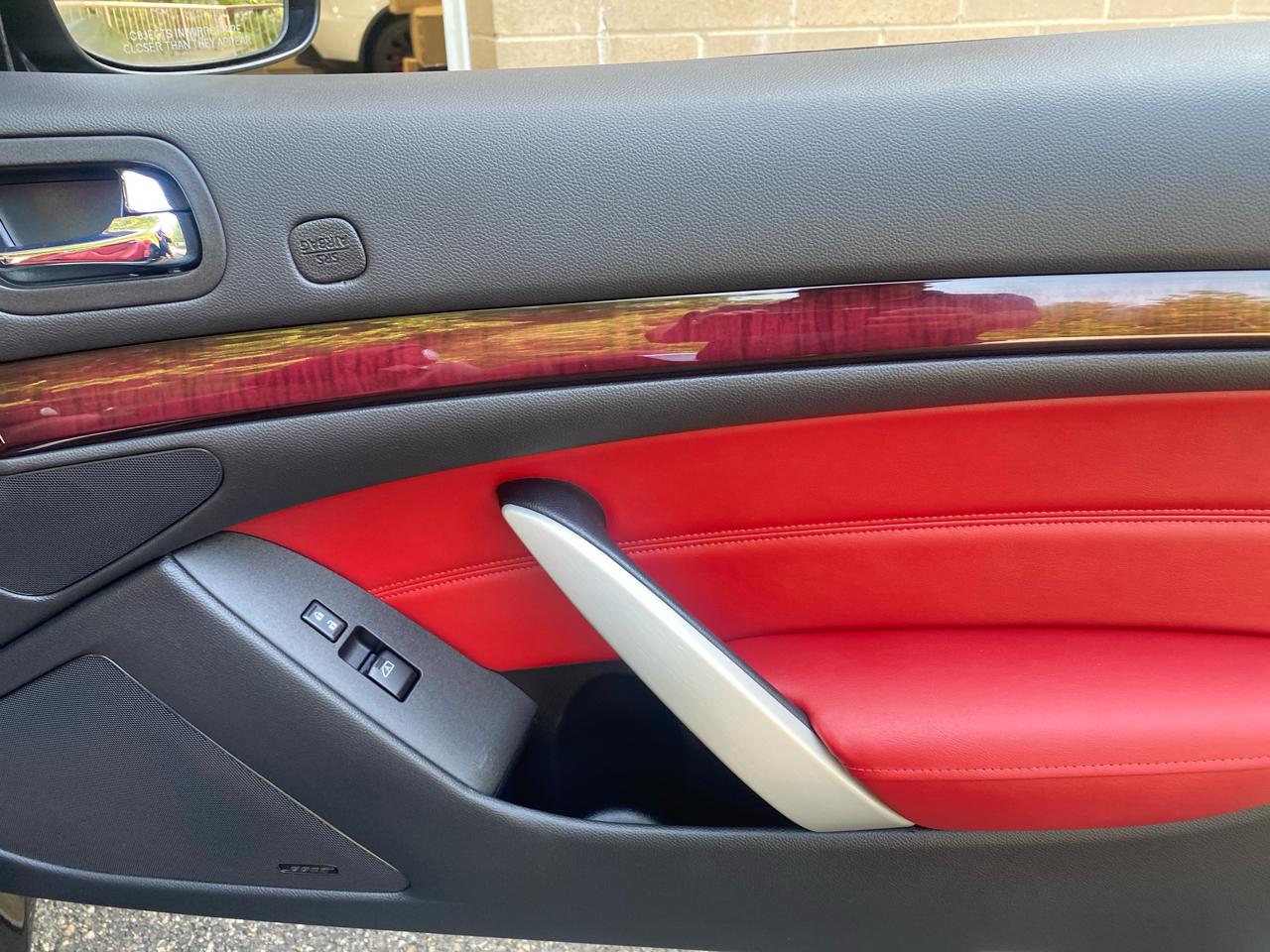 Infiniti G37 Convertible  2011