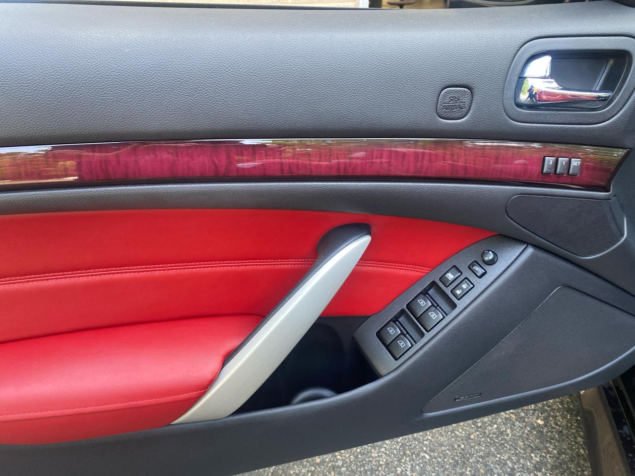 Infiniti G37 Convertible  2011