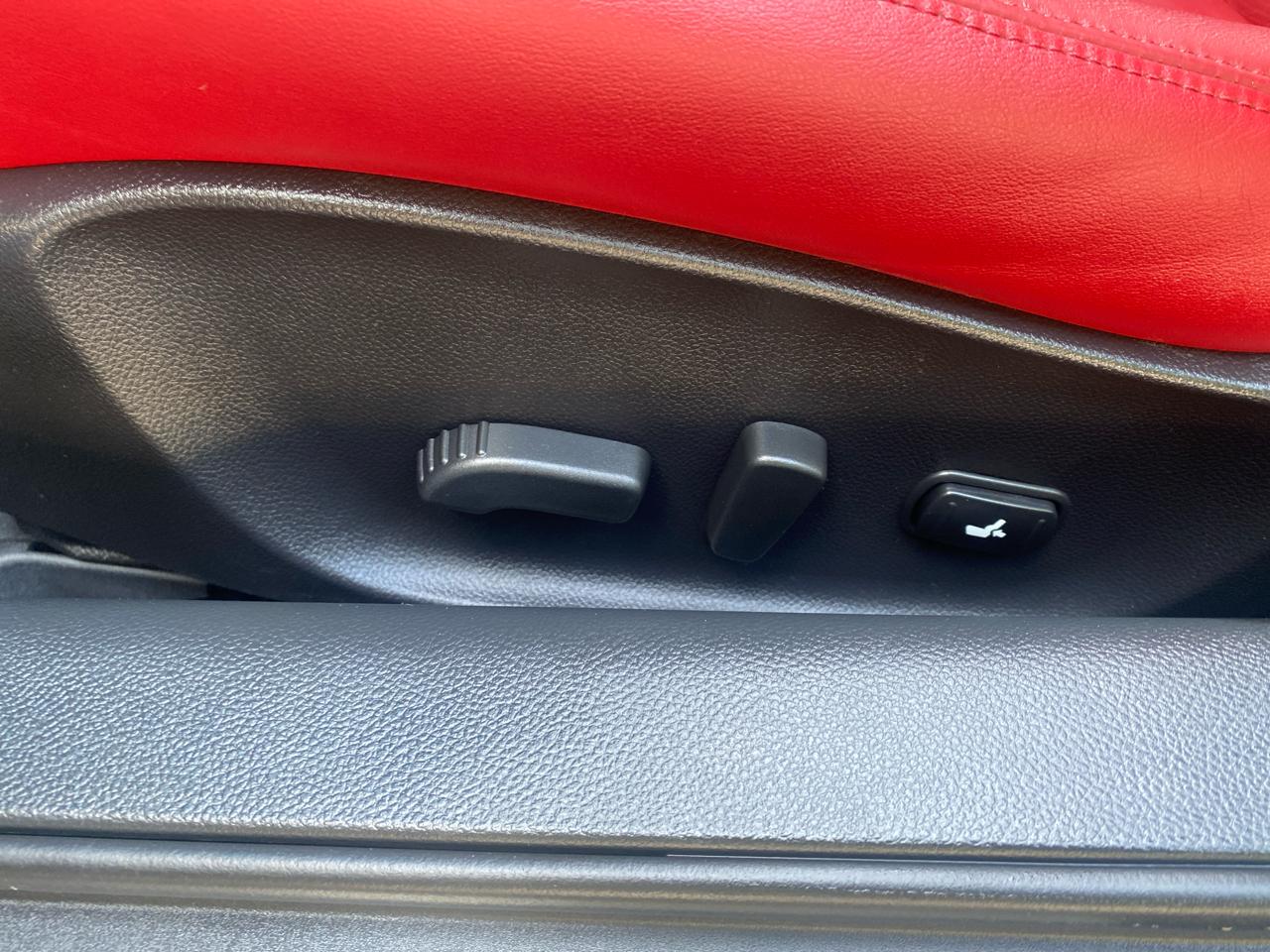 Infiniti G37 Convertible  2011