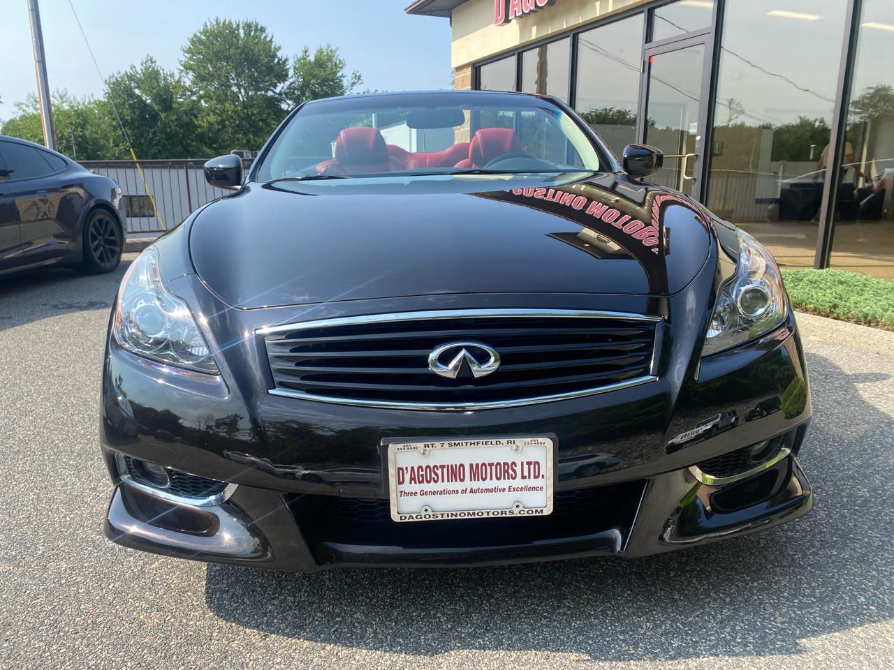 Infiniti G37 Convertible  2011