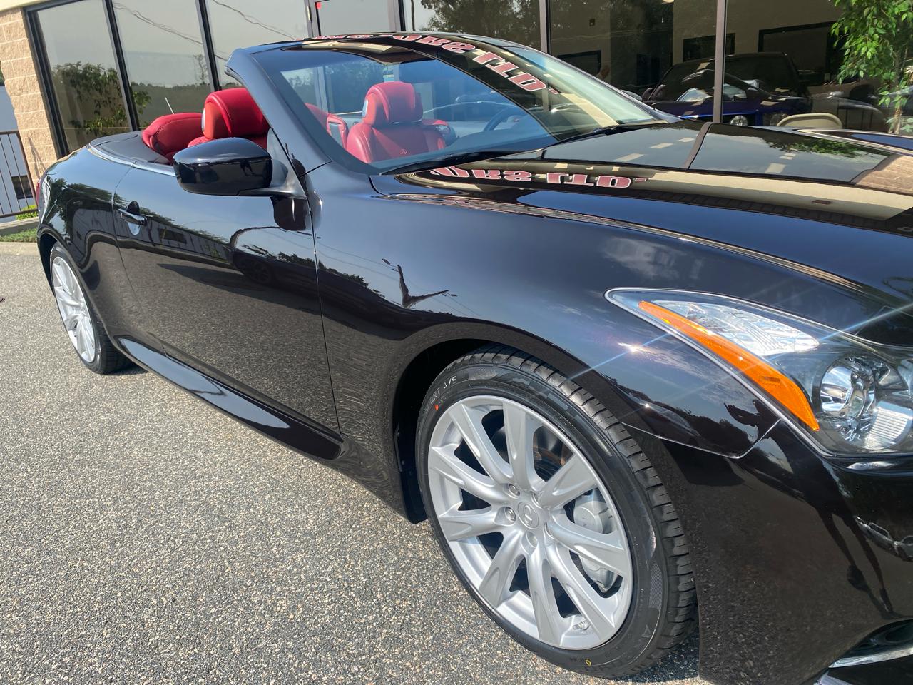Infiniti G37 Convertible  2011