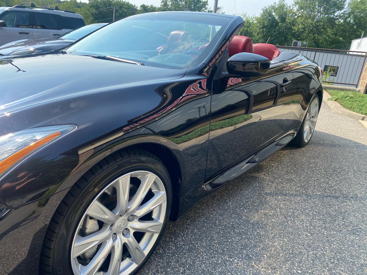Infiniti G37 Convertible  2011