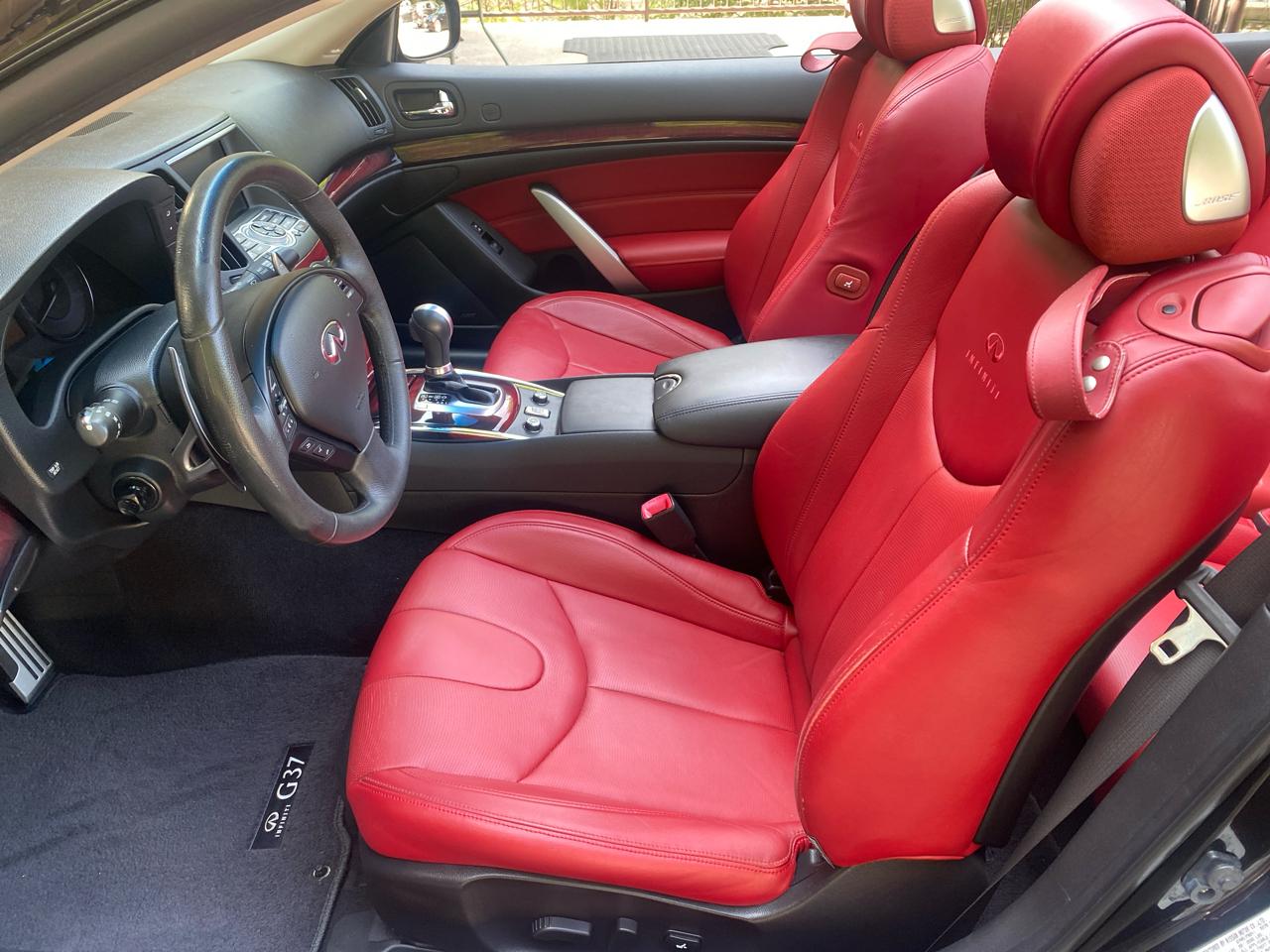 Infiniti G37 Convertible  2011