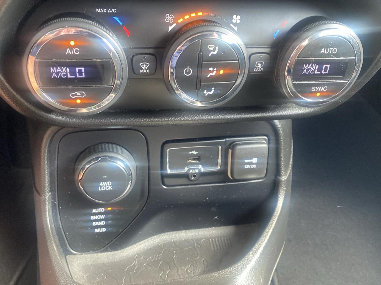 Jeep Renegade 4WD 4dr Latitude 2015