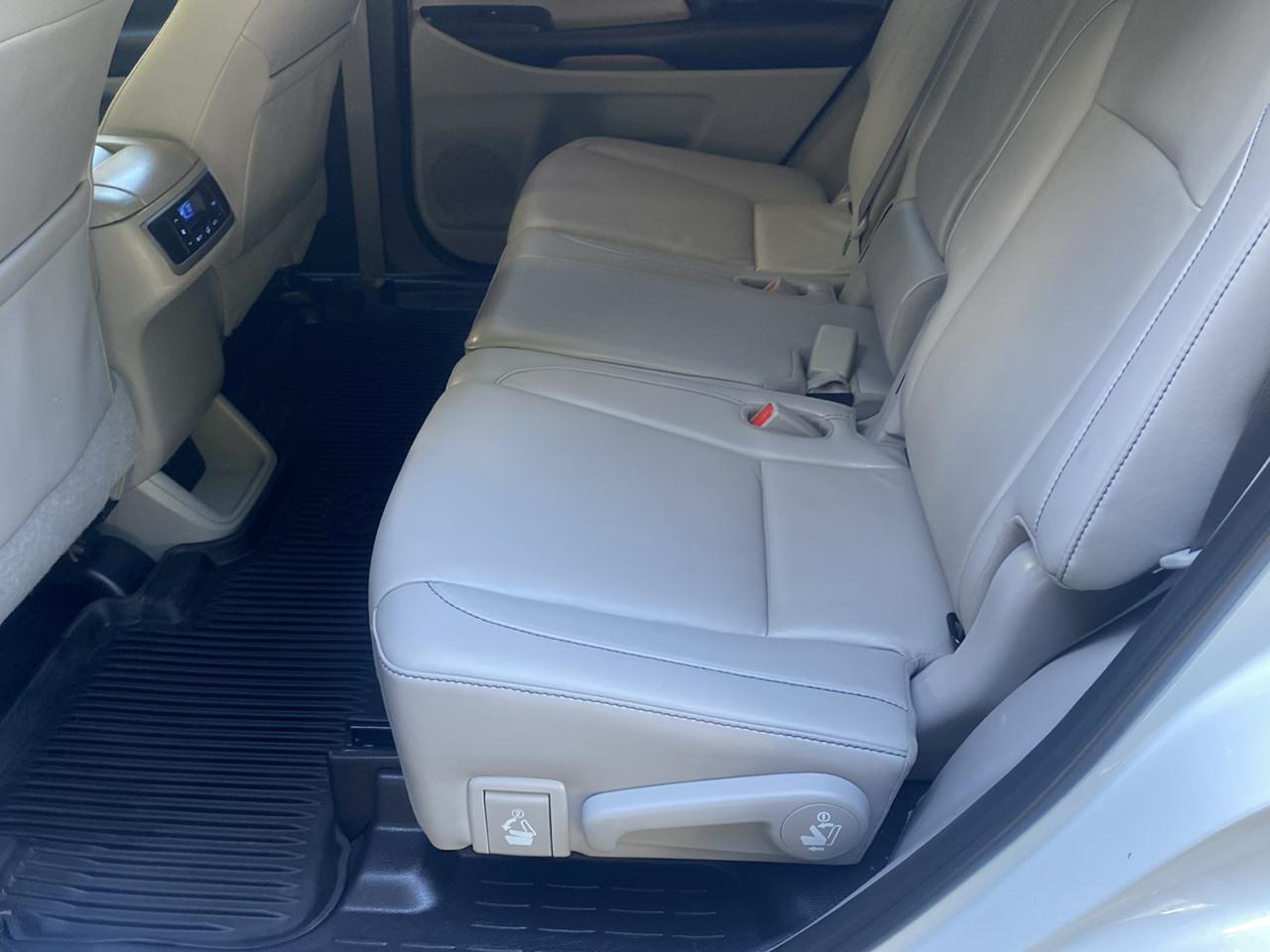 Toyota Highlander XLE AWD V6 2019