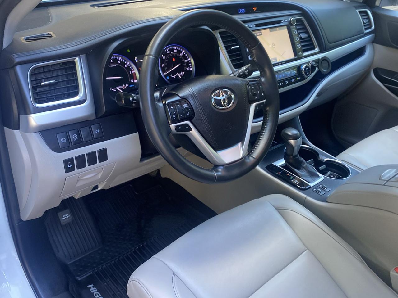 Toyota Highlander XLE AWD V6 2019