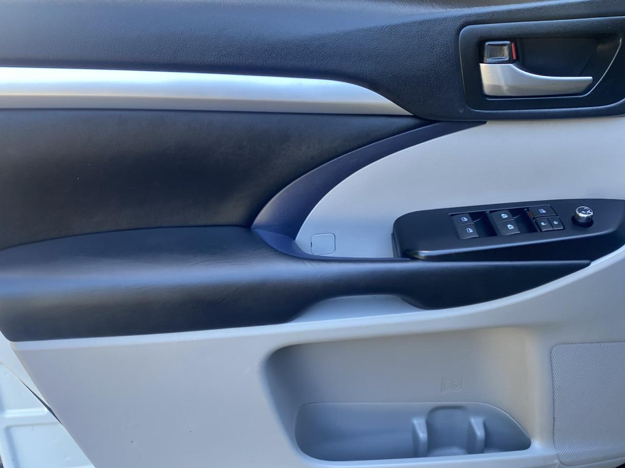 Toyota Highlander XLE AWD V6 2019