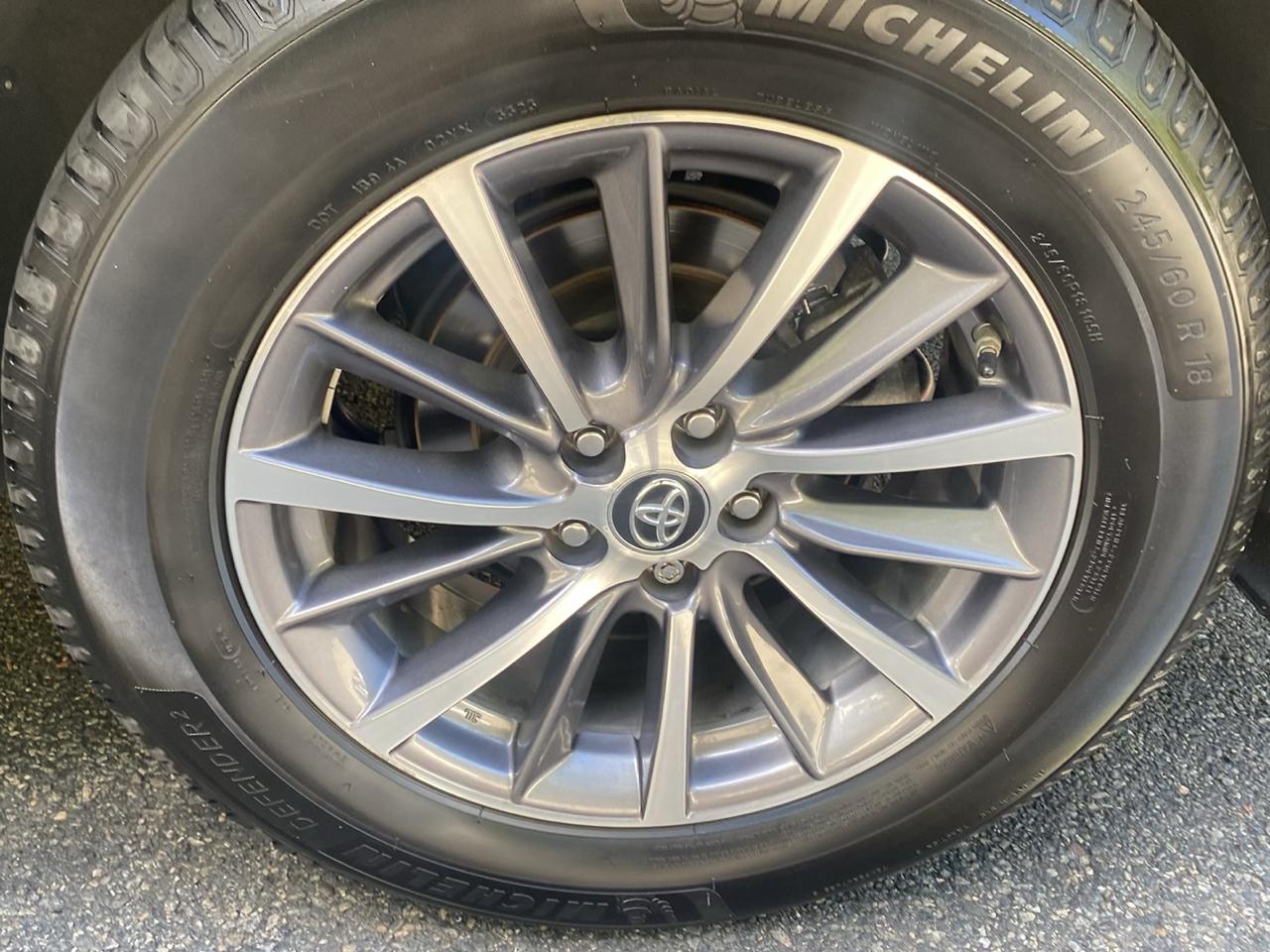 Toyota Highlander XLE AWD V6 2019