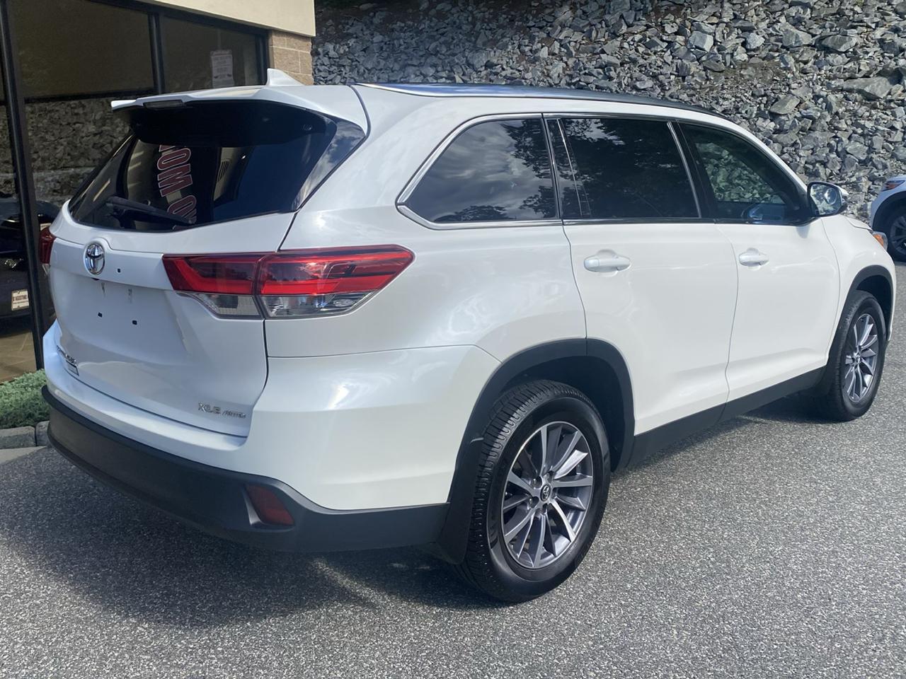 Toyota Highlander XLE AWD V6 2019