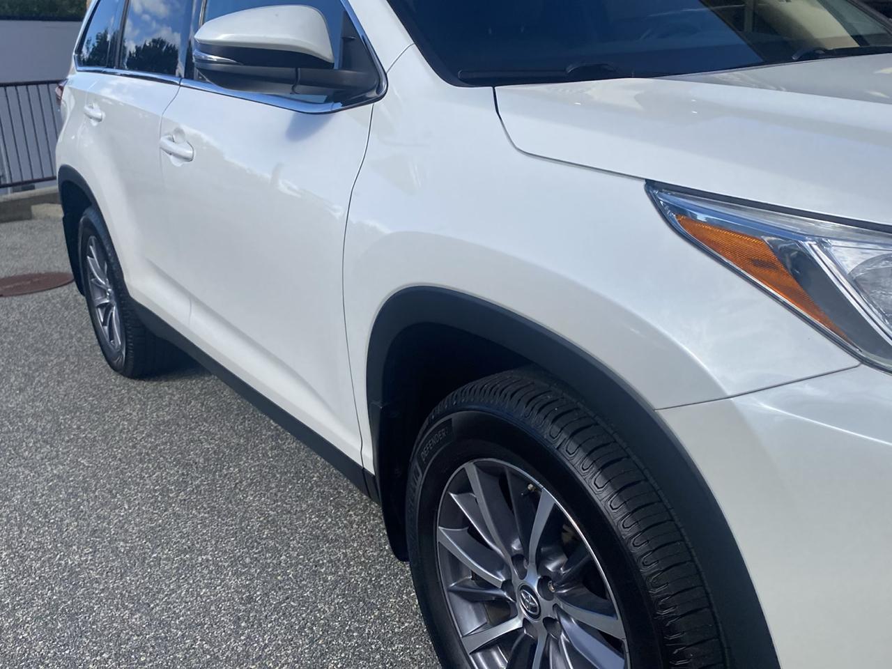 Toyota Highlander XLE AWD V6 2019