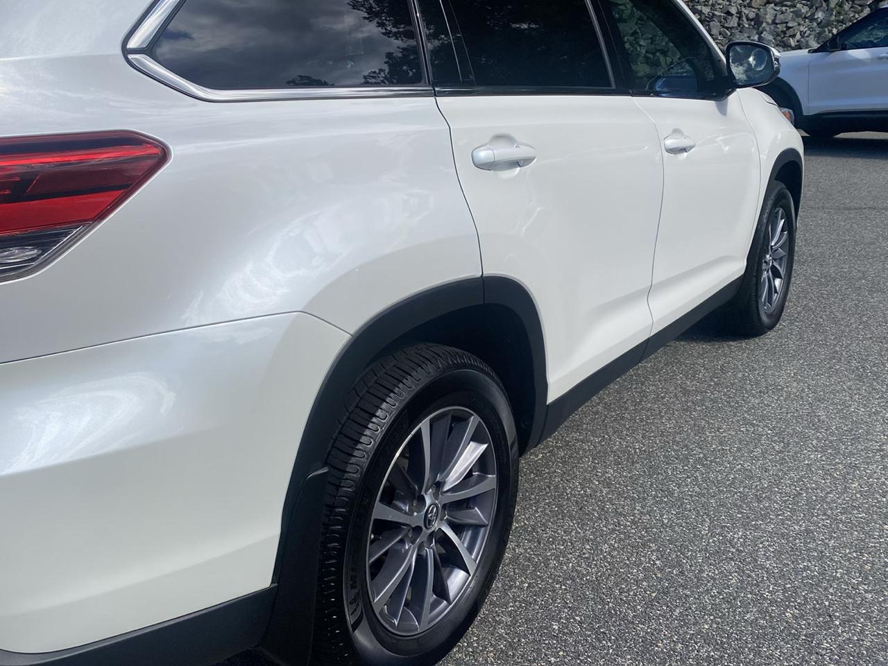 Toyota Highlander XLE AWD V6 2019