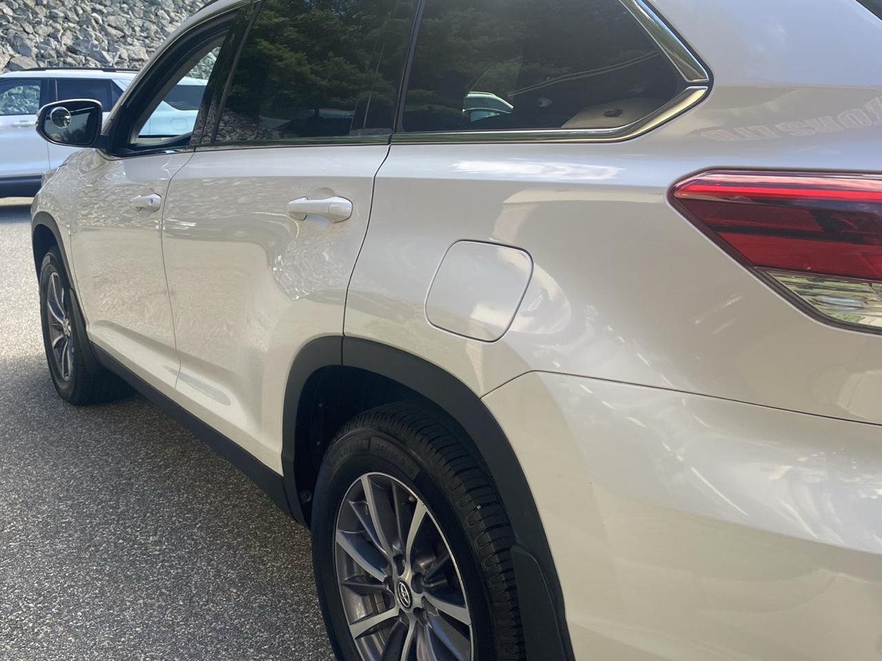 Toyota Highlander XLE AWD V6 2019