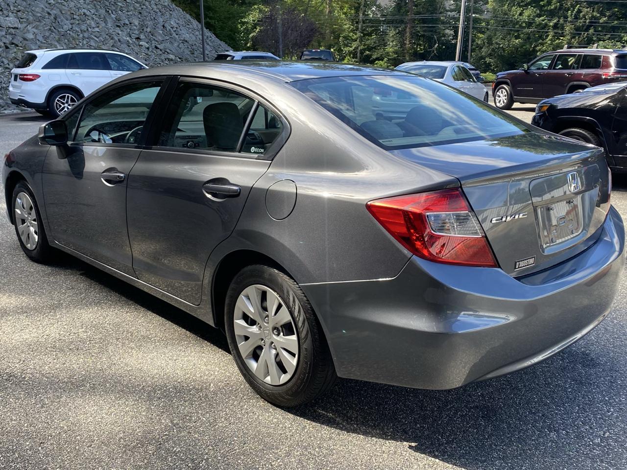 Honda Civic LX Sedan 5-Speed AT 2012