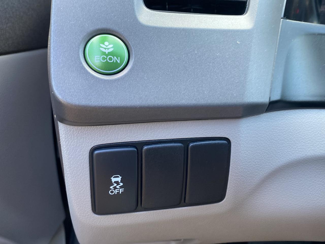 Honda Civic LX Sedan 5-Speed AT 2012