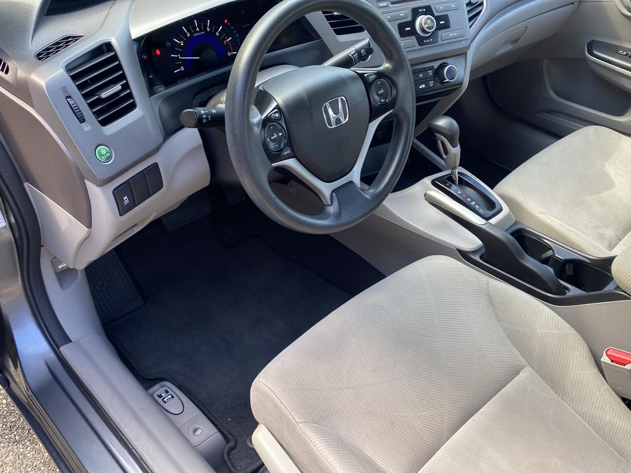 Honda Civic LX Sedan 5-Speed AT 2012