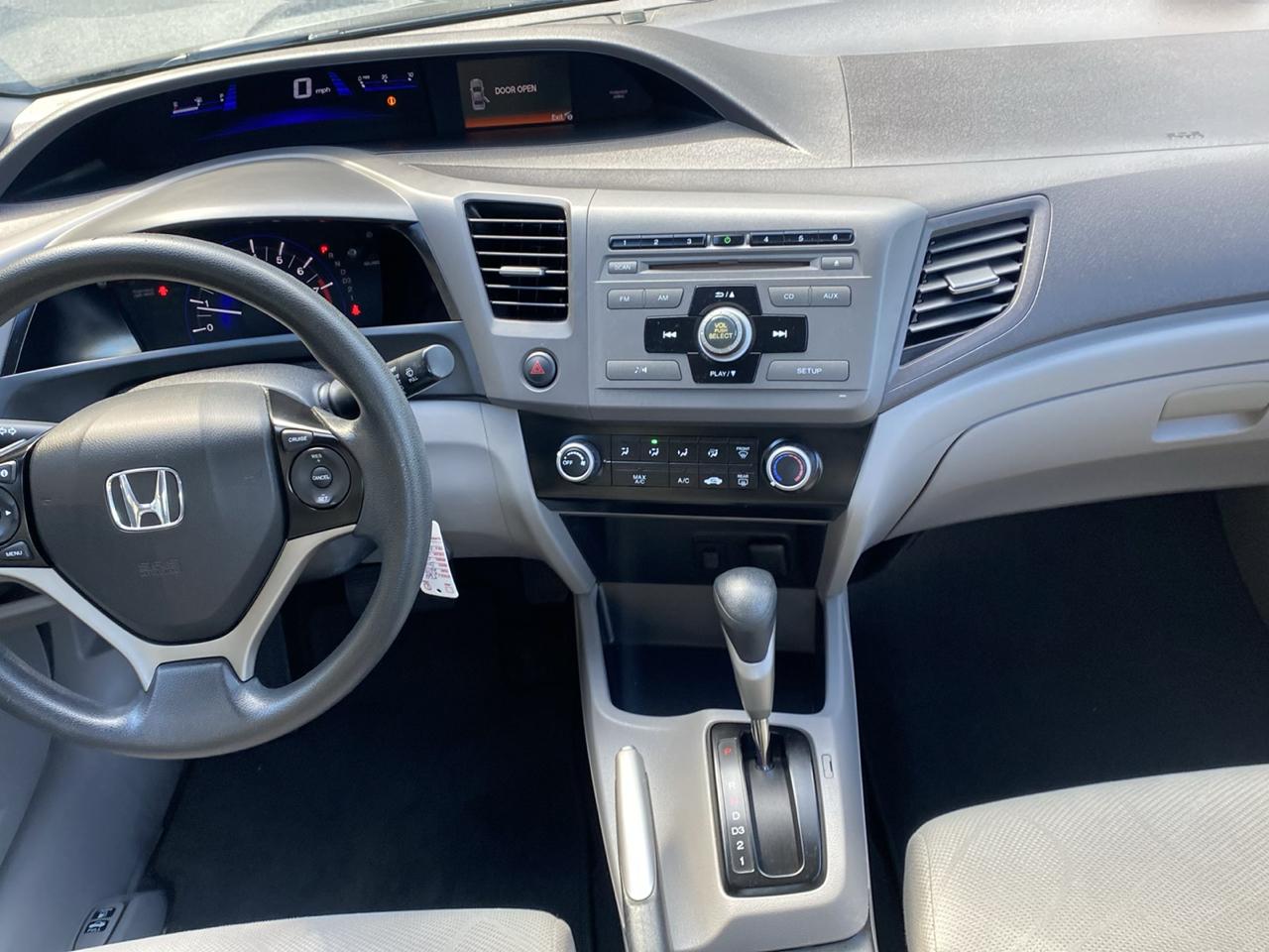 Honda Civic LX Sedan 5-Speed AT 2012