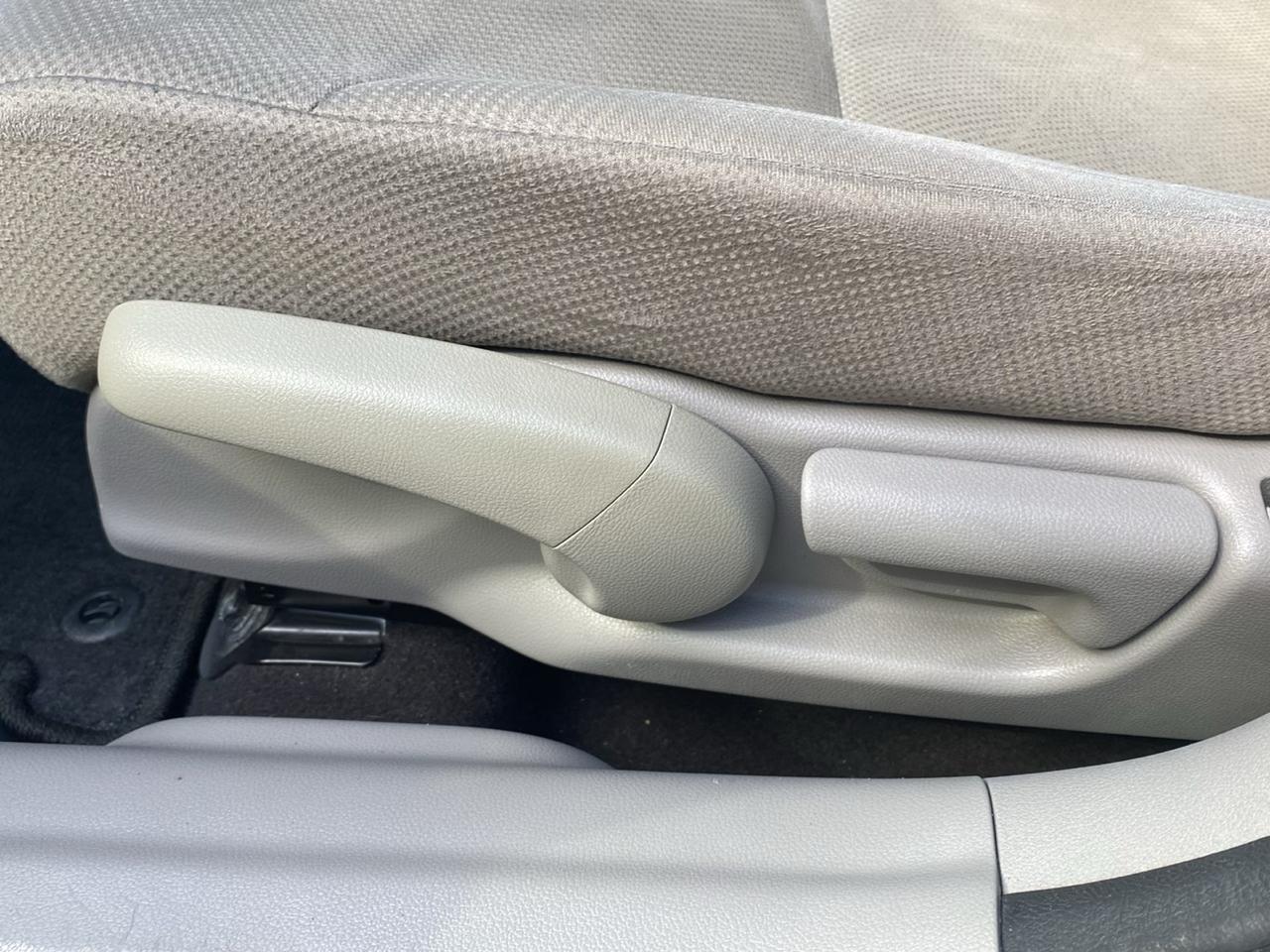 Honda Civic LX Sedan 5-Speed AT 2012