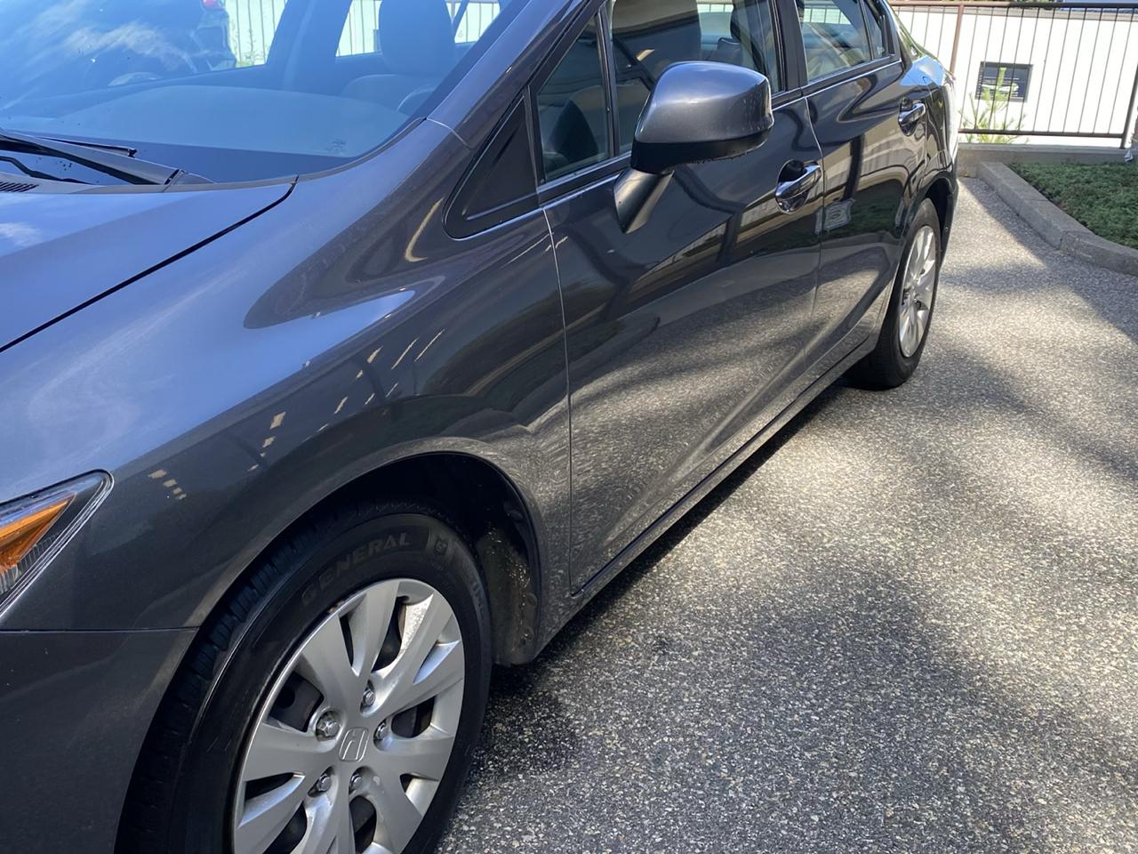 Honda Civic LX Sedan 5-Speed AT 2012