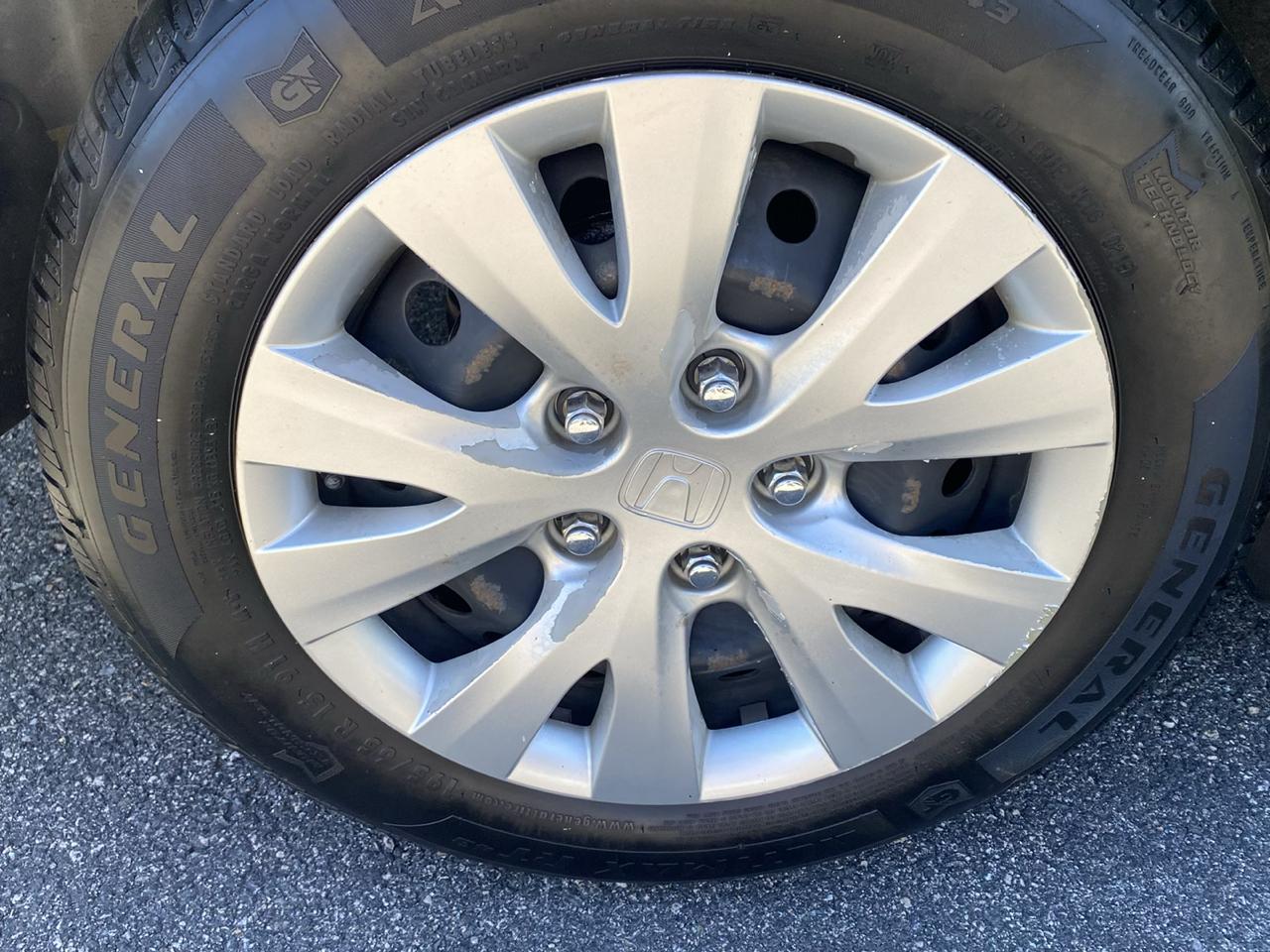 Honda Civic LX Sedan 5-Speed AT 2012
