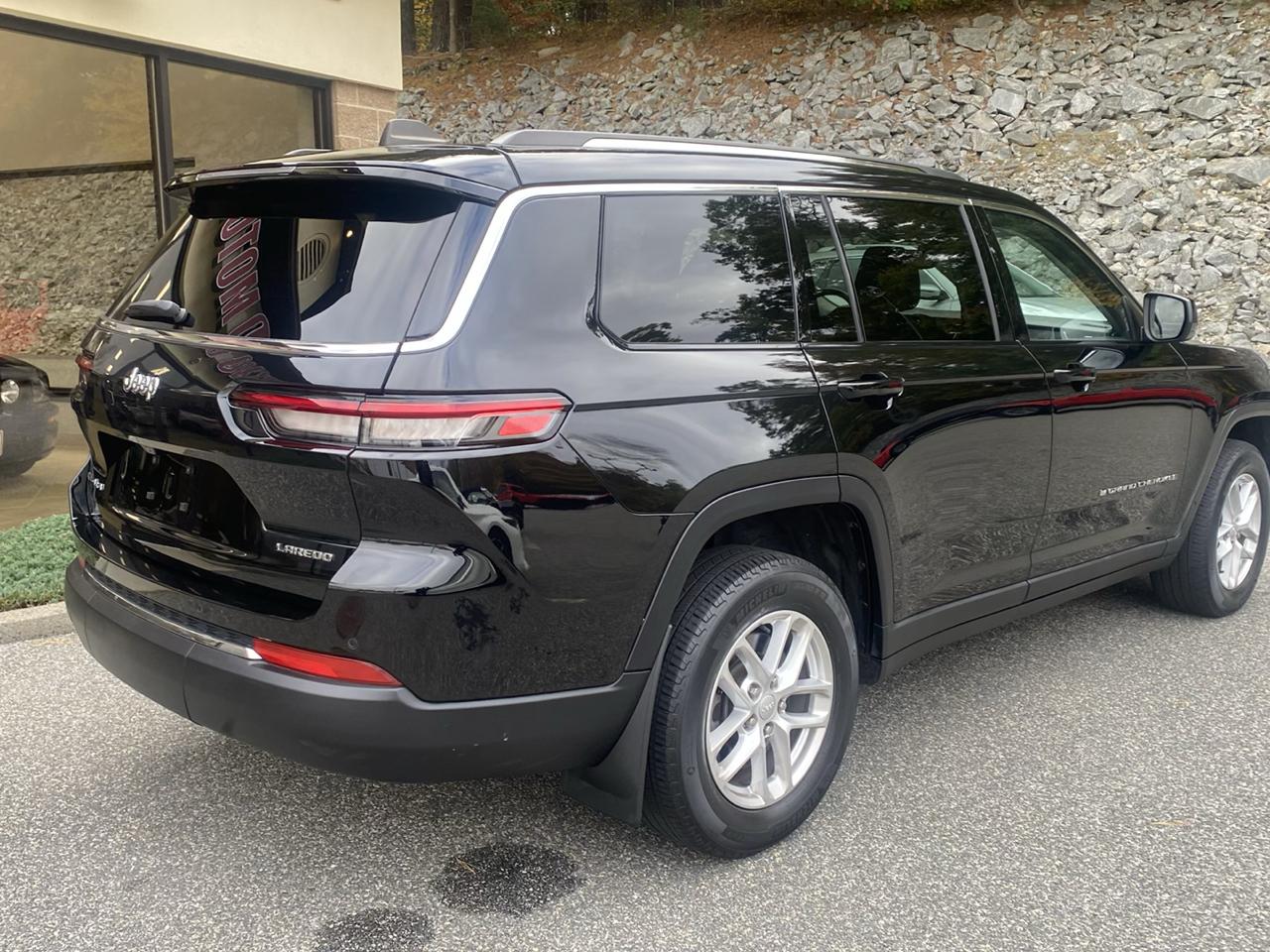 Jeep Grand Cherokee L Laredo 4WD 2023