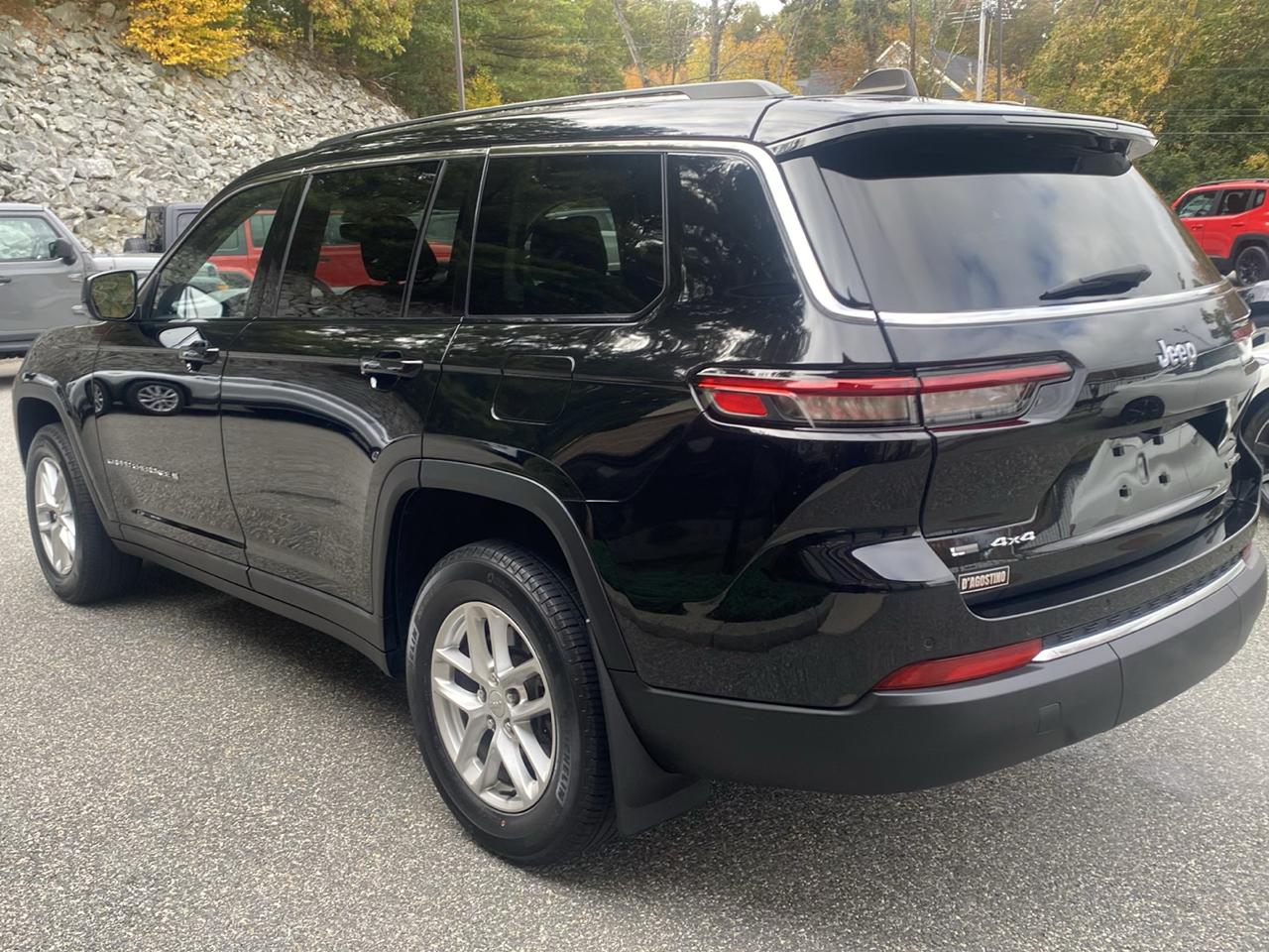 Jeep Grand Cherokee L Laredo 4WD 2023