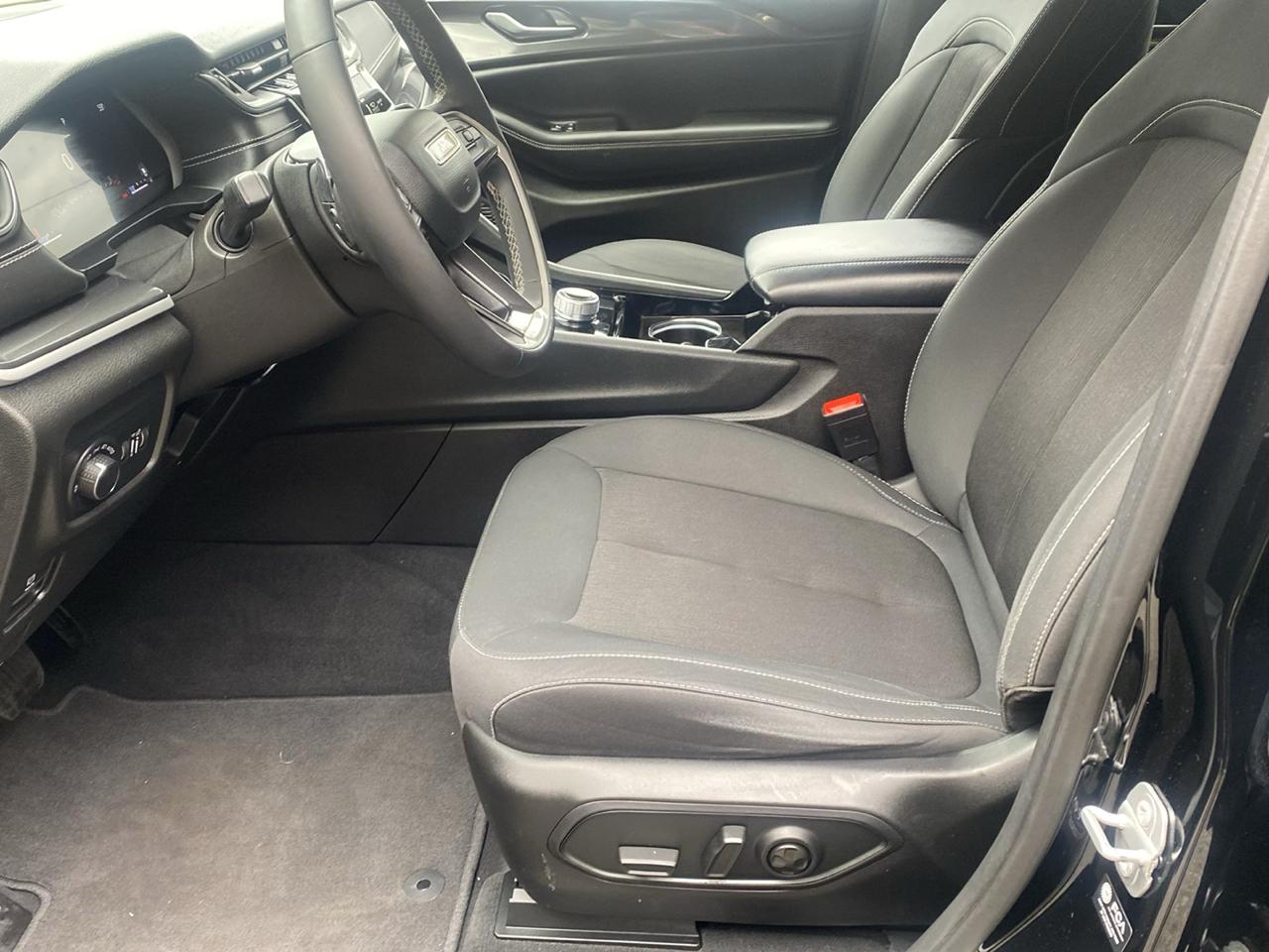 Jeep Grand Cherokee L Laredo 4WD 2023