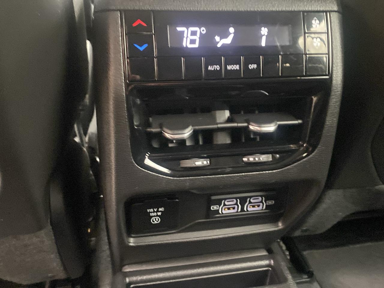 Jeep Grand Cherokee L Laredo 4WD 2023