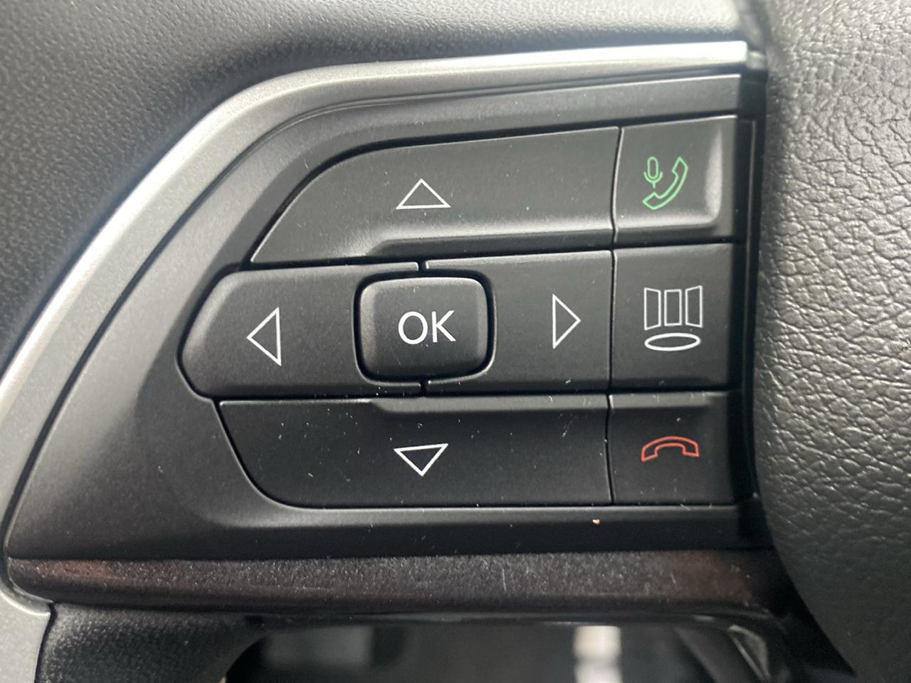 Jeep Grand Cherokee L Laredo 4WD 2023