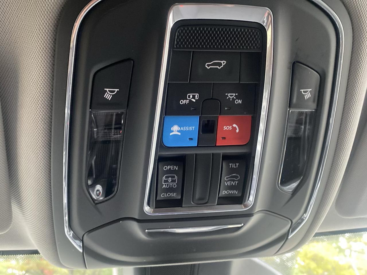 Jeep Grand Cherokee L Laredo 4WD 2023