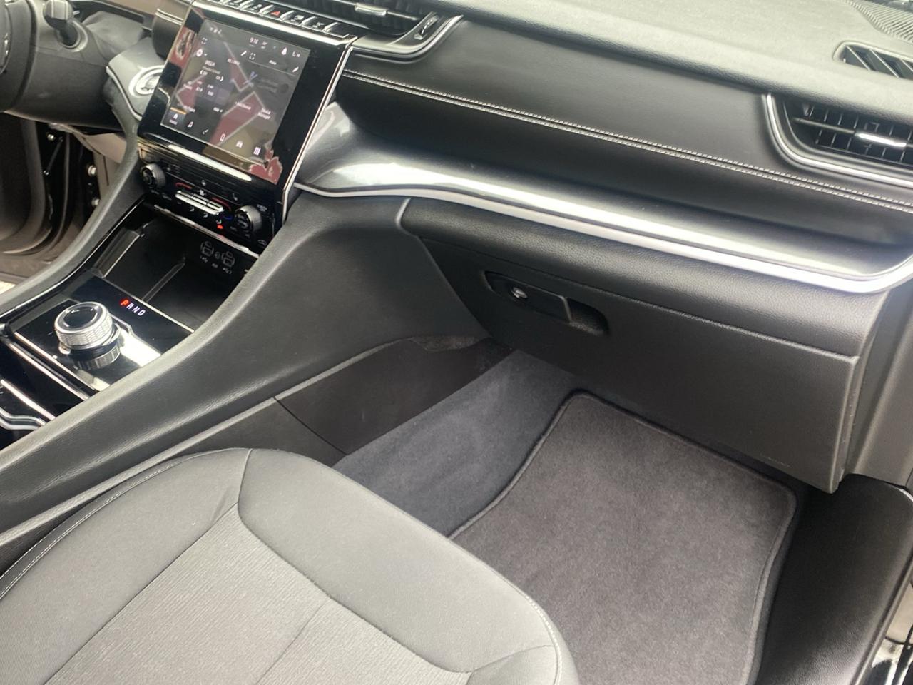 Jeep Grand Cherokee L Laredo 4WD 2023