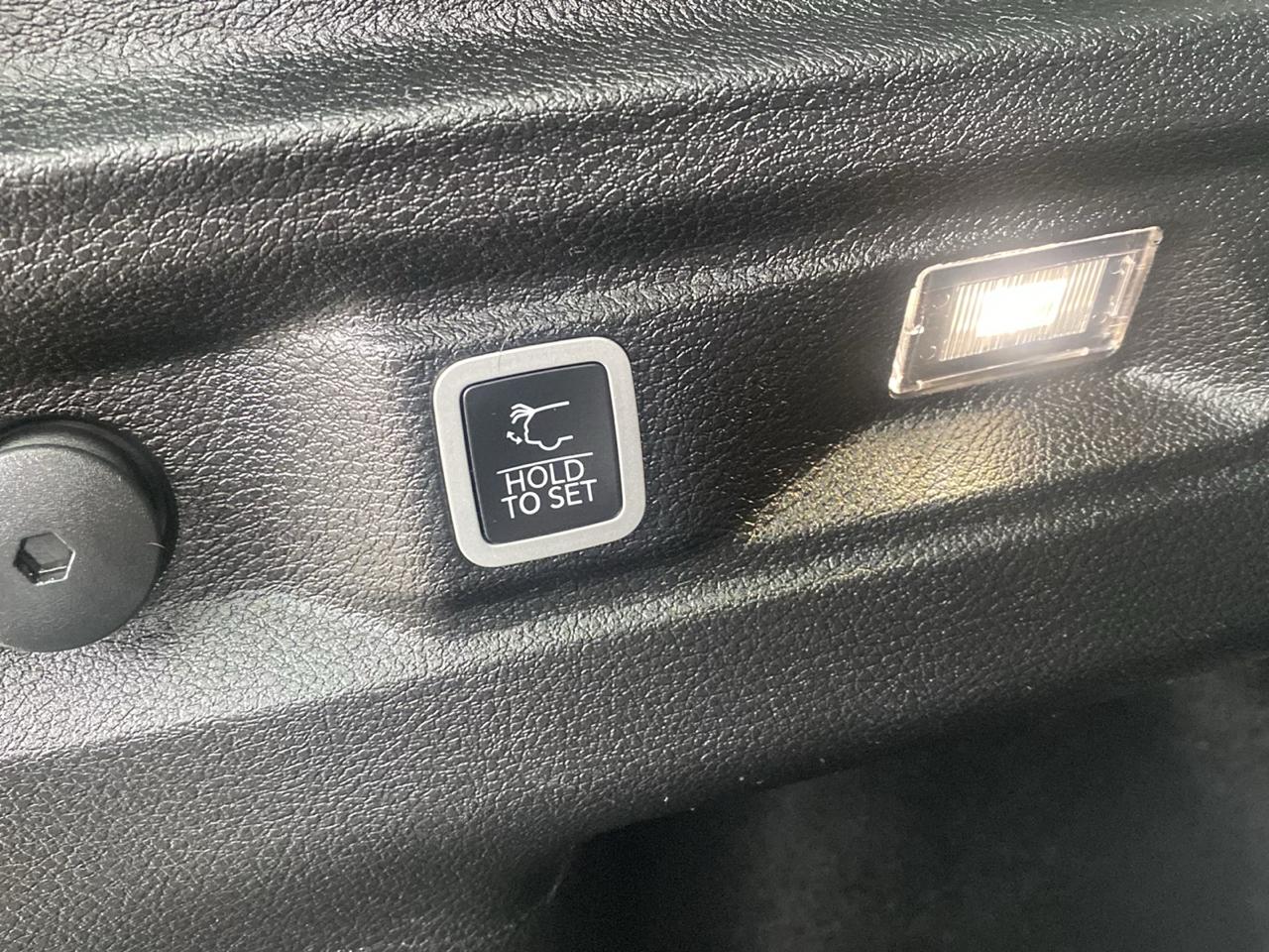 Jeep Grand Cherokee L Laredo 4WD 2023