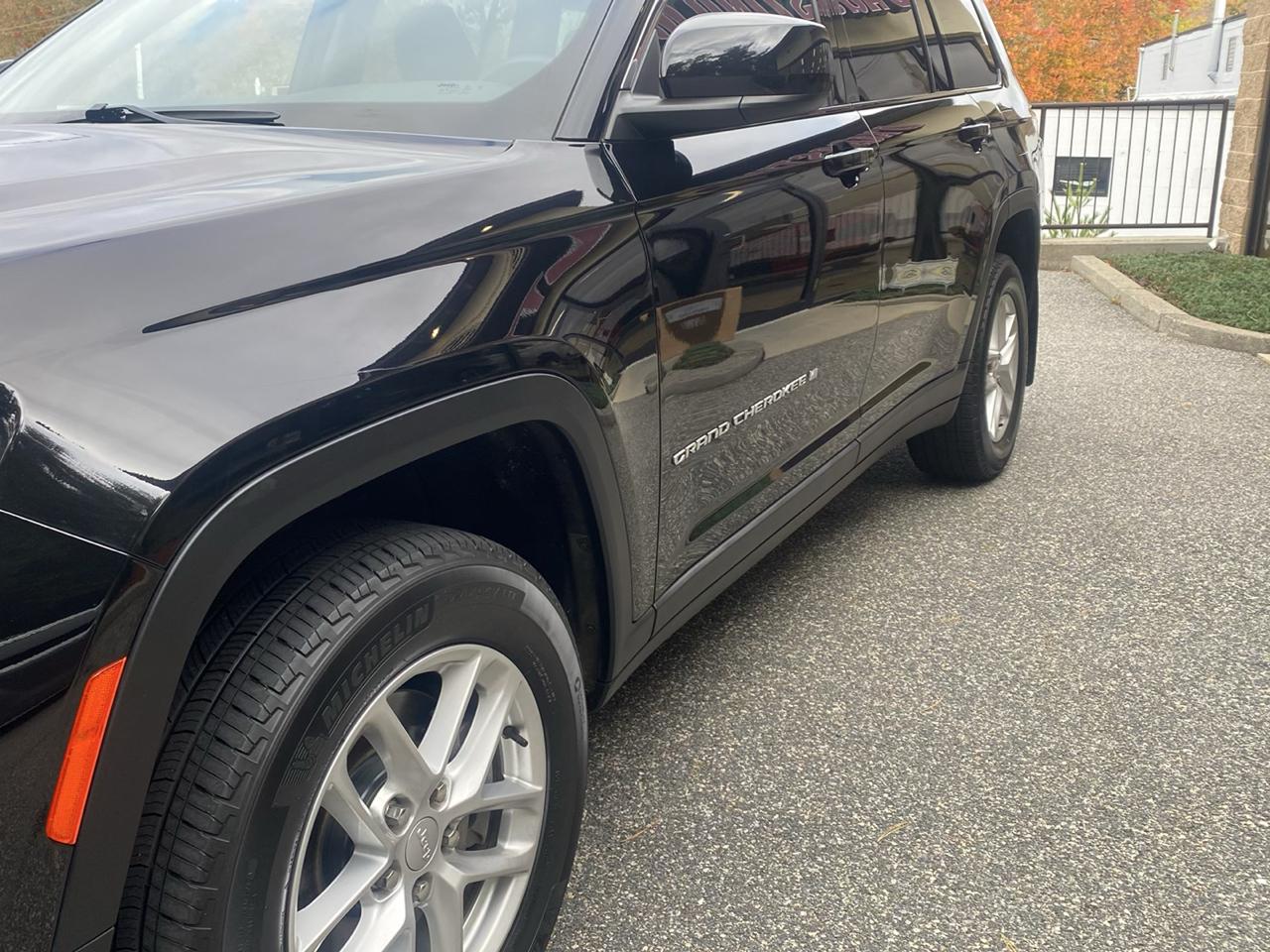 Jeep Grand Cherokee L Laredo 4WD 2023