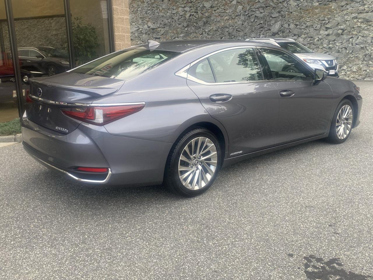 Lexus ES 300h Luxury 2019