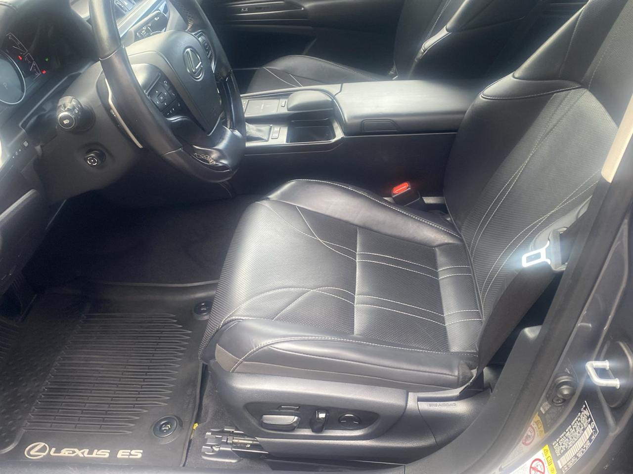 Lexus ES 300h Luxury 2019
