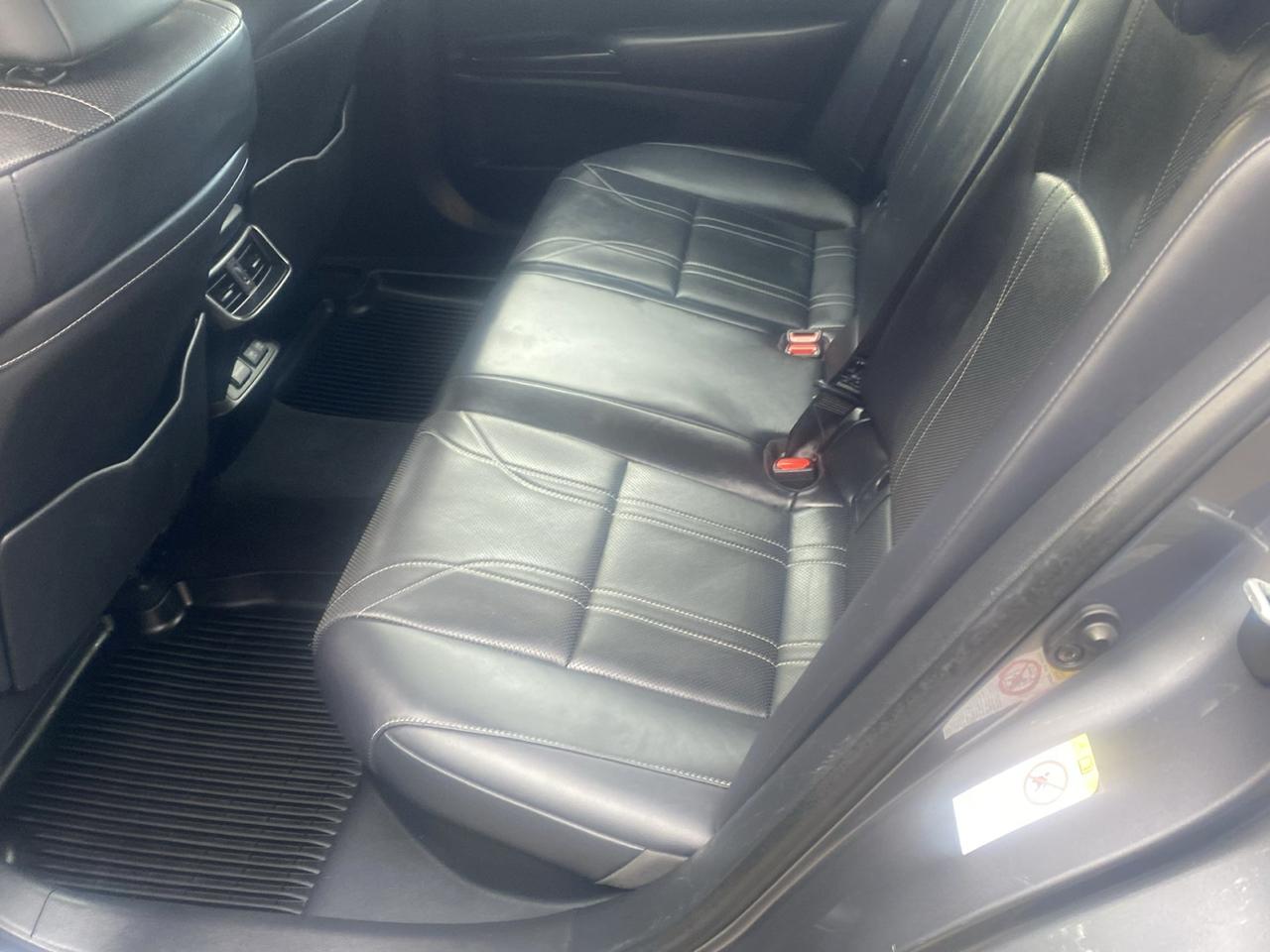Lexus ES 300h Luxury 2019