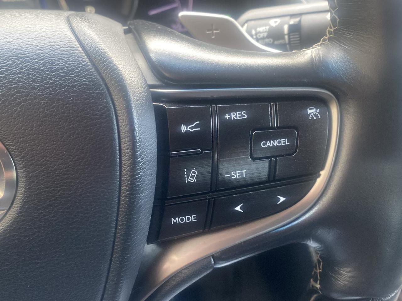 Lexus ES 300h Luxury 2019