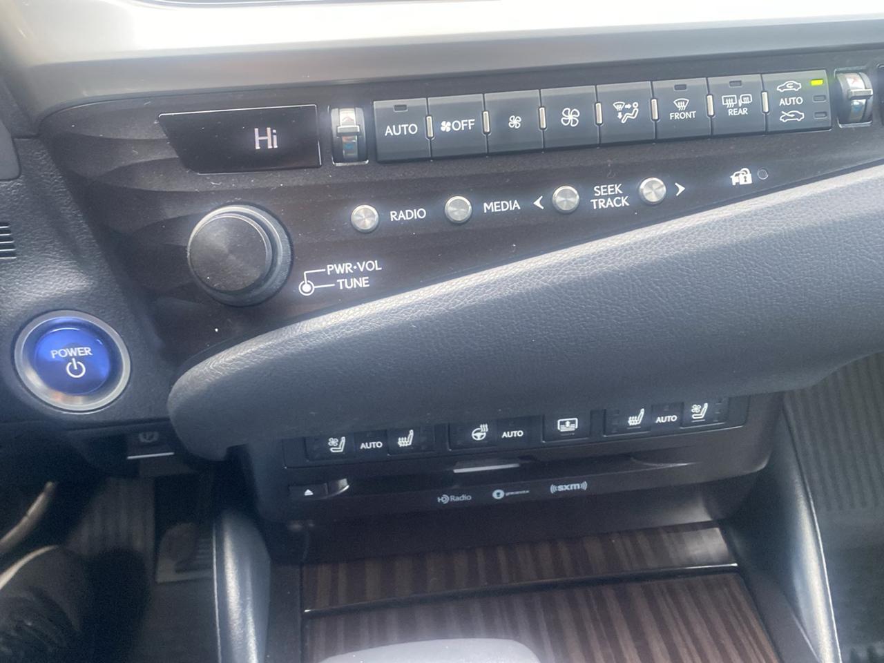 Lexus ES 300h Luxury 2019