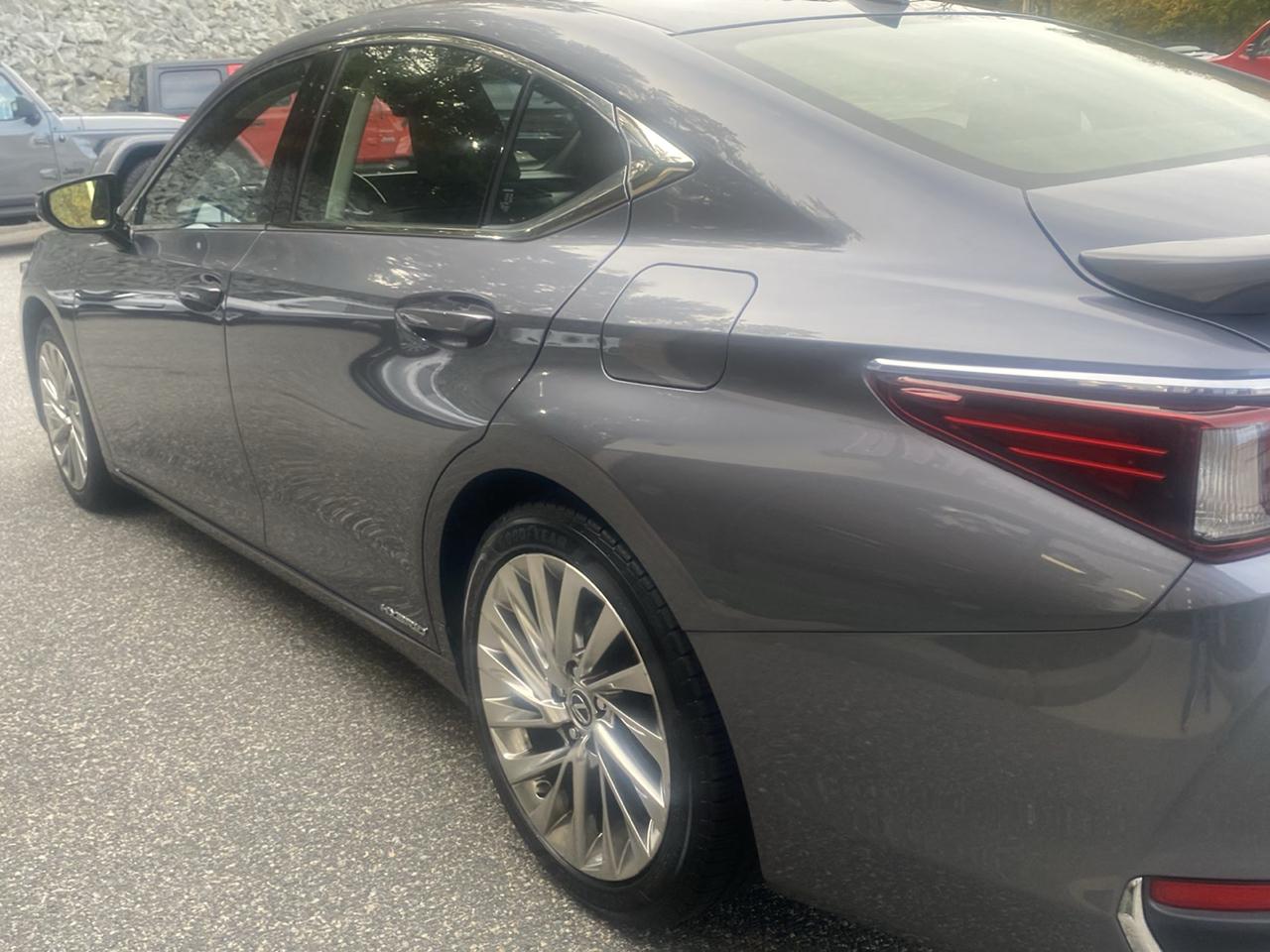 Lexus ES 300h Luxury 2019
