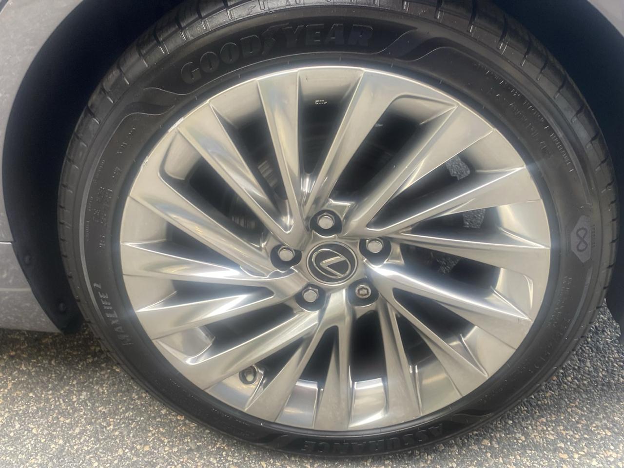 Lexus ES 300h Luxury 2019