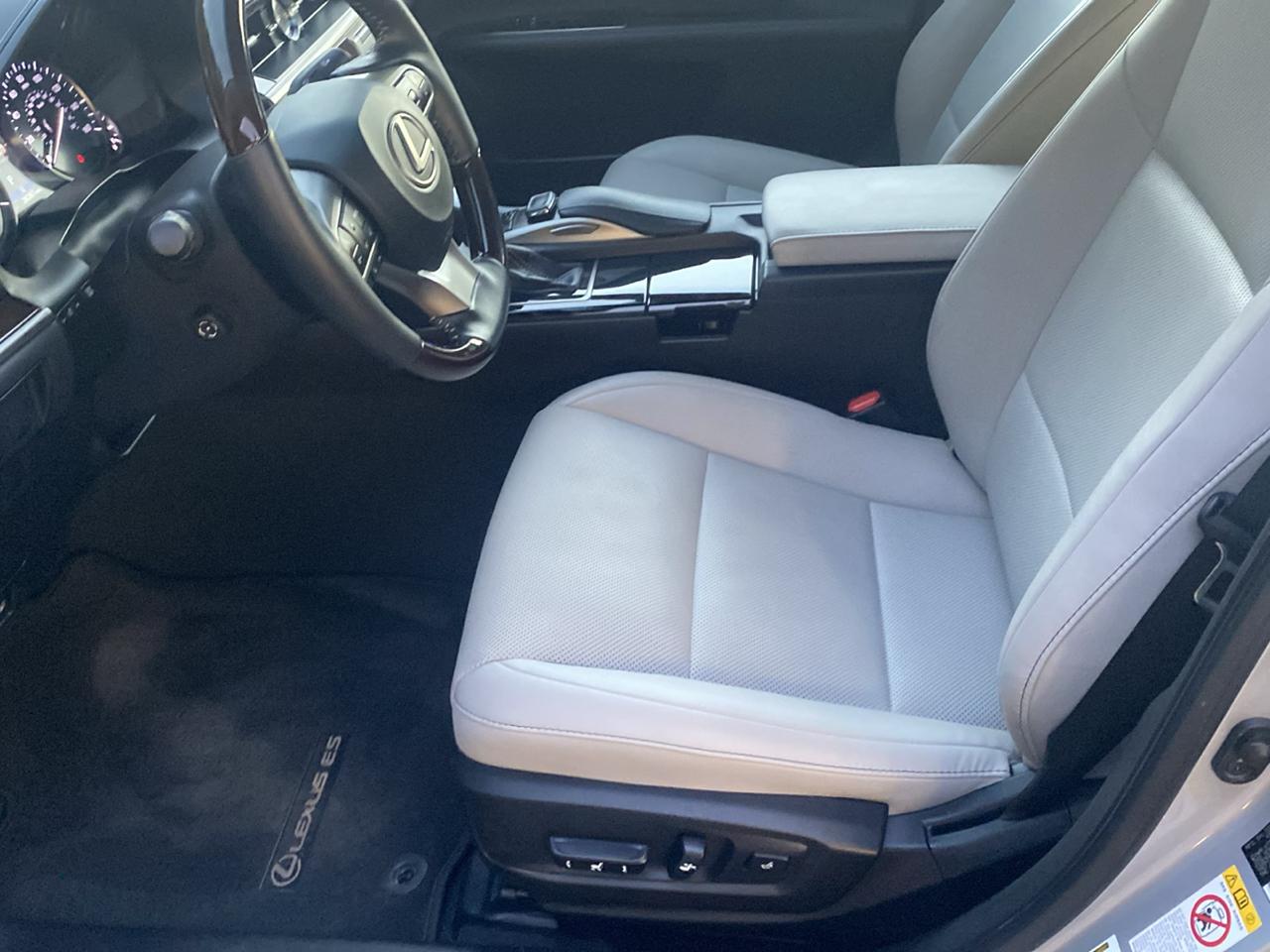 Lexus ES 350 Sedan 2017