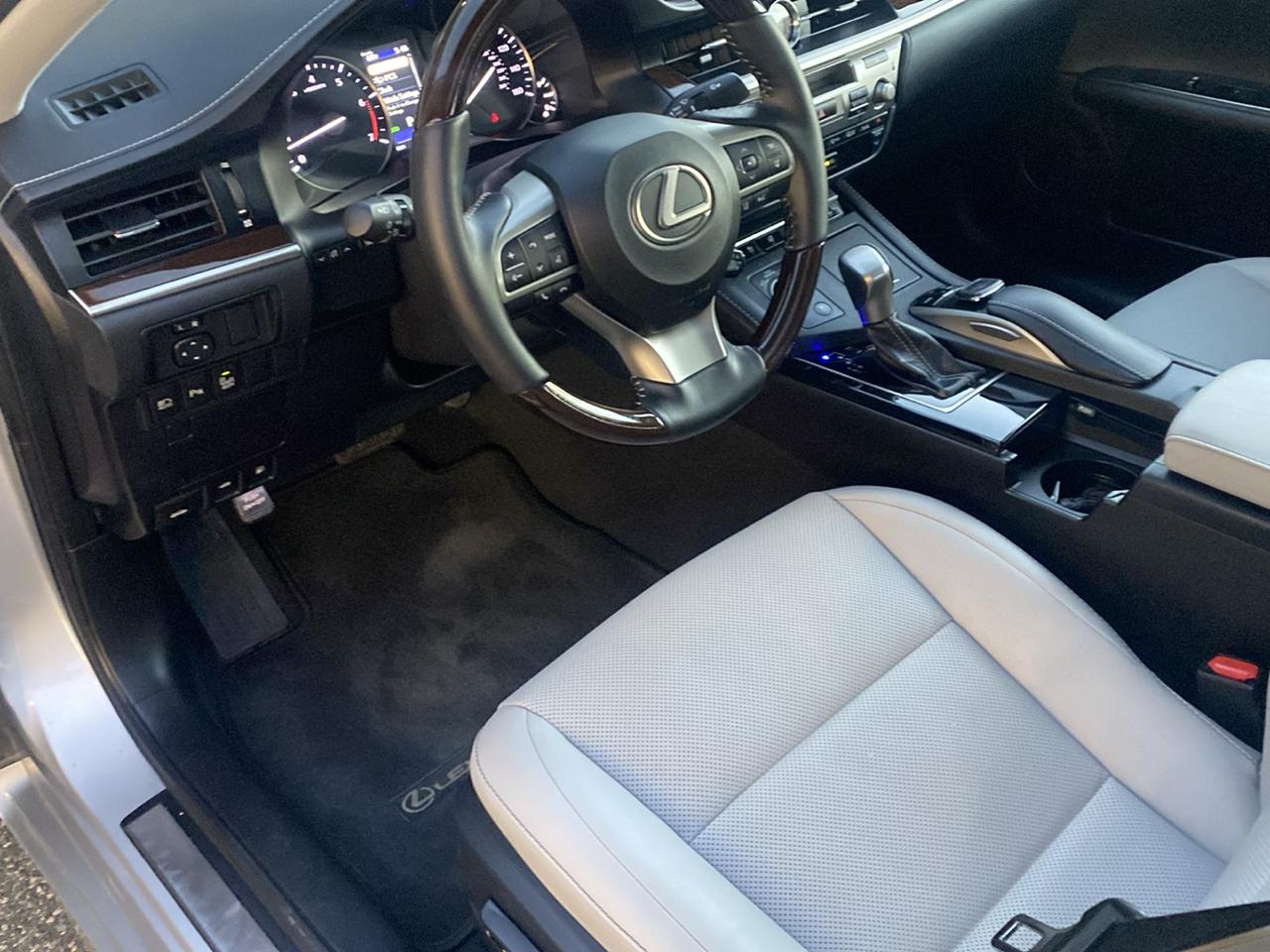 Lexus ES 350 Sedan 2017