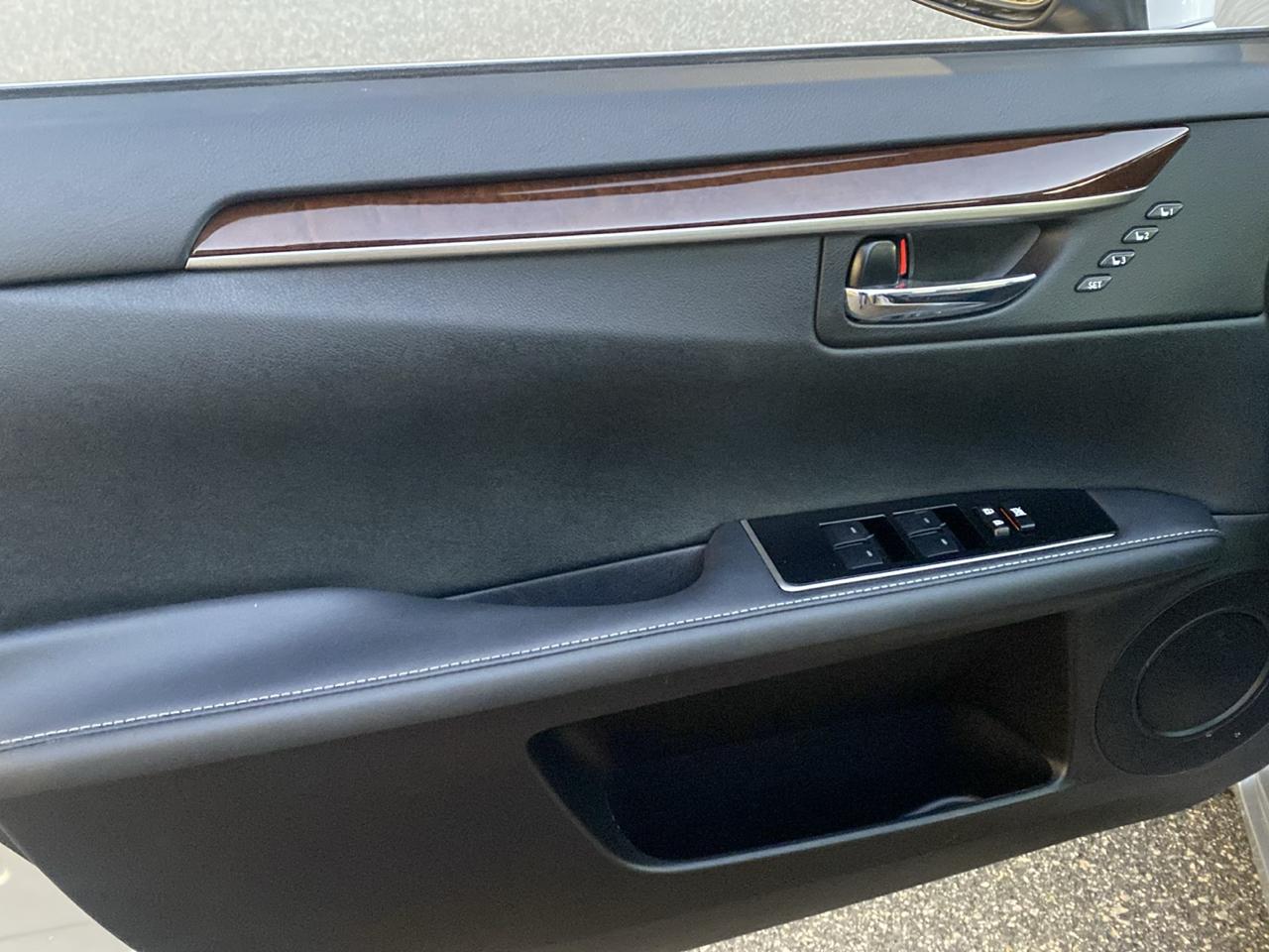 Lexus ES 350 Sedan 2017