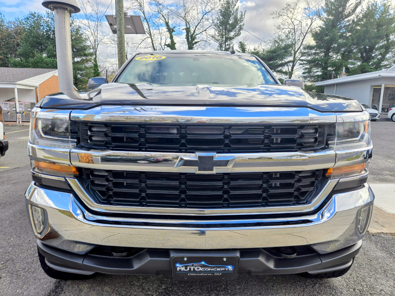 2016 Chevrolet Silverado 1500 LT photo 2