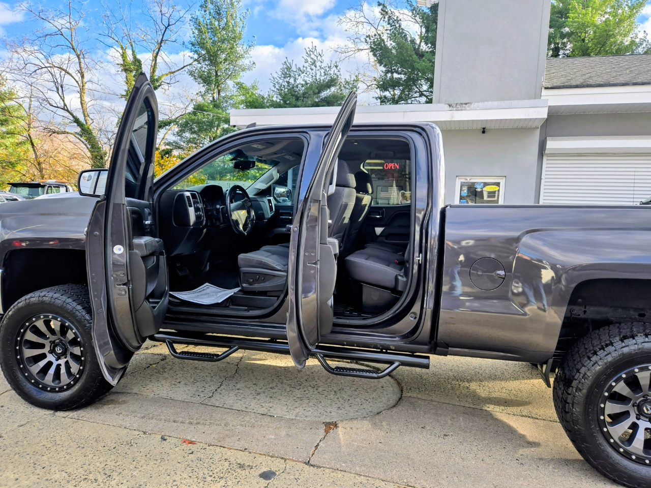 2016 Chevrolet Silverado 1500 LT photo 4