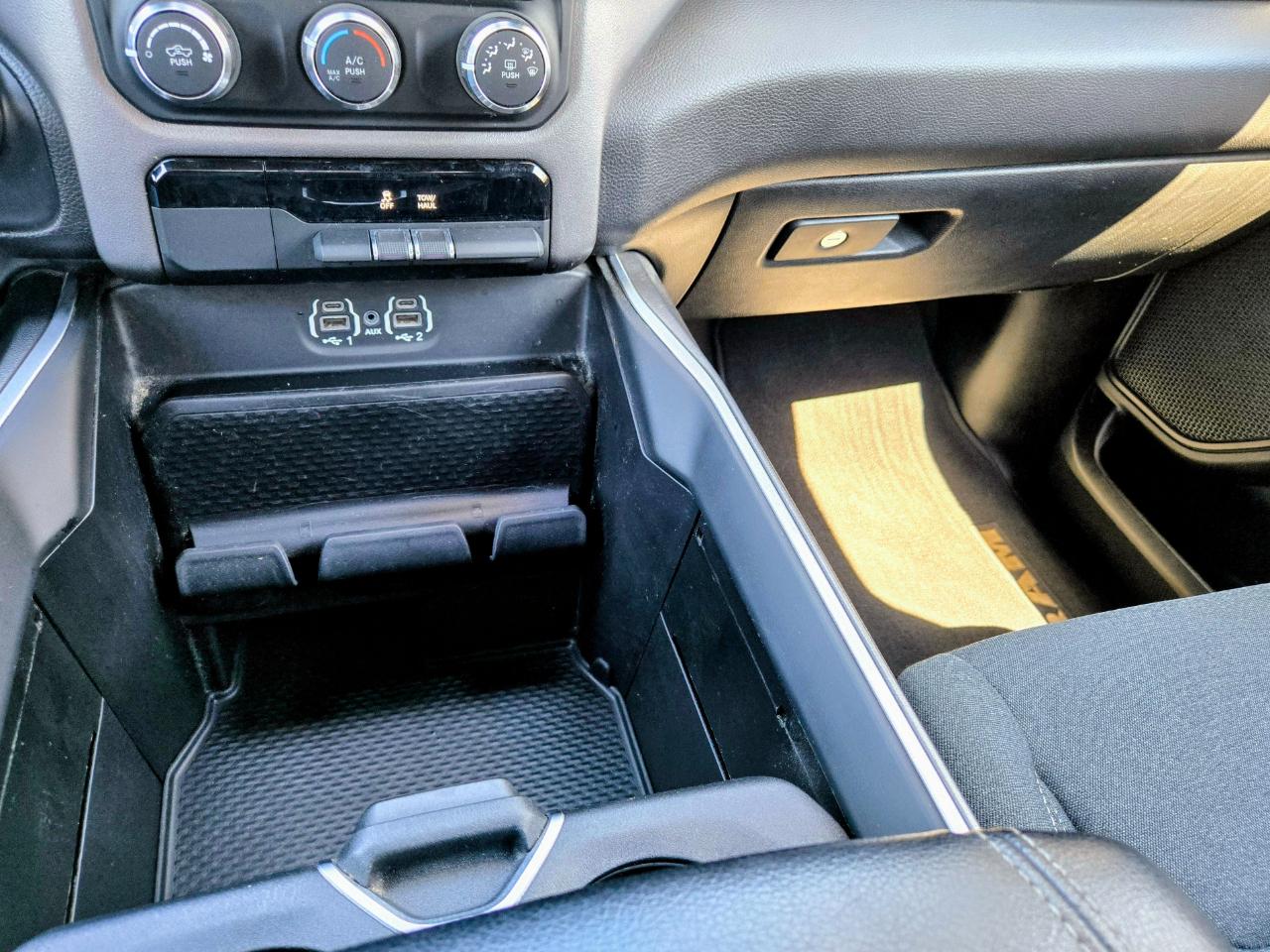 RAM 1500 Big Horn Quad Cab 4WD 2020