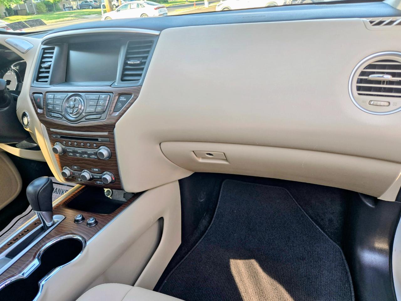 Nissan Pathfinder Platinum 4WD 2017
