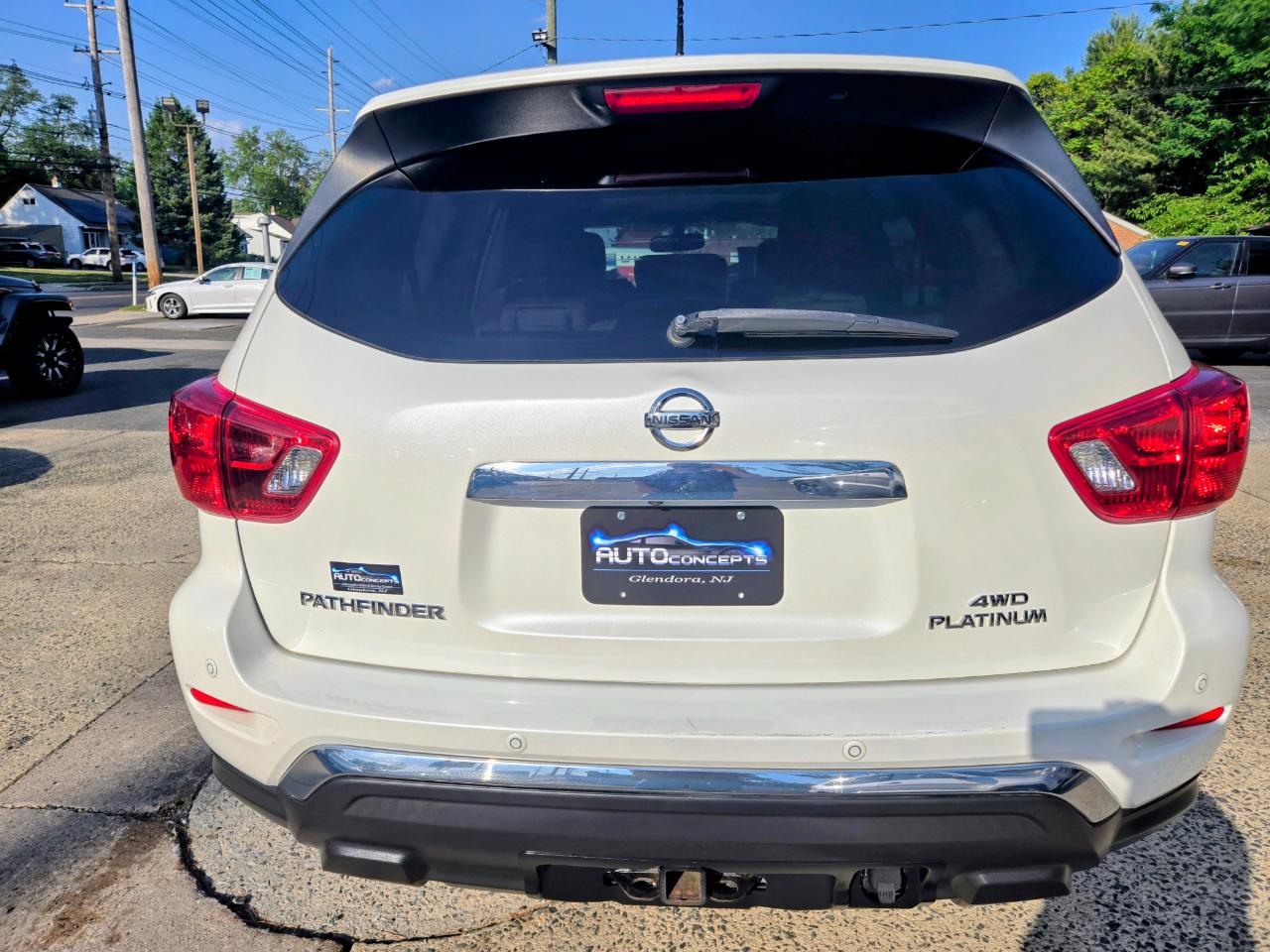 Nissan Pathfinder Platinum 4WD 2017