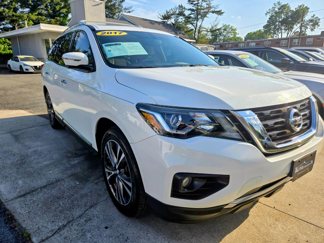 Nissan Pathfinder Platinum 4WD 2017